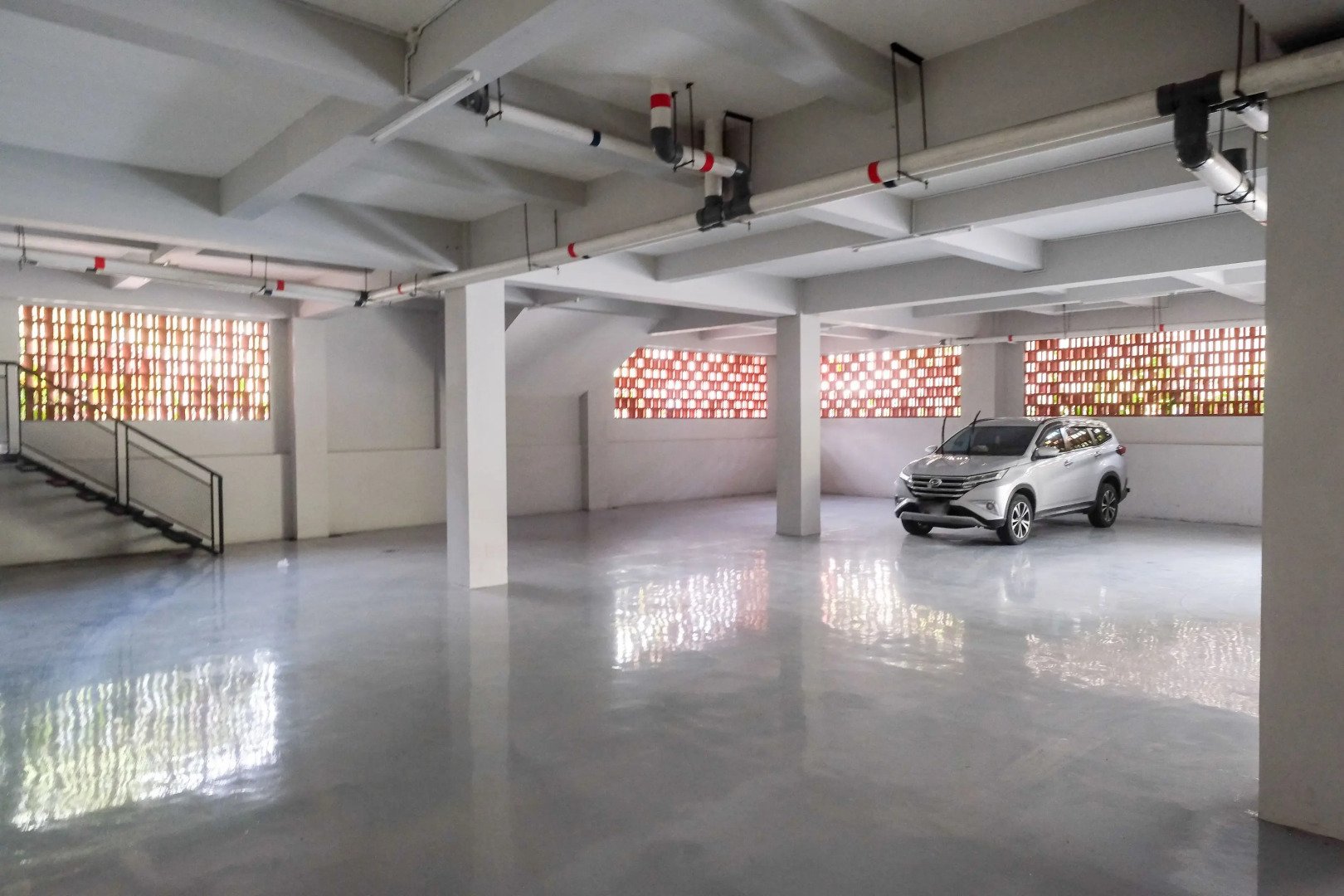 RedDoorz Plus near Solo Square 2