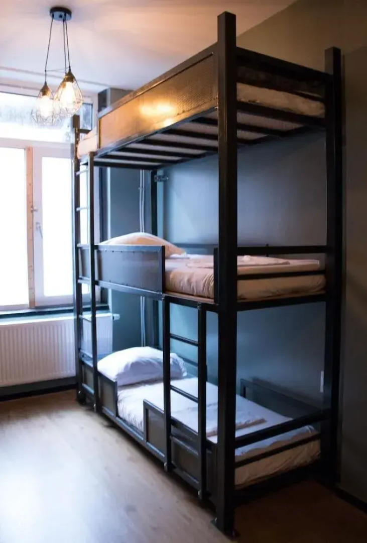 Crossroads Hostel Amsterdam