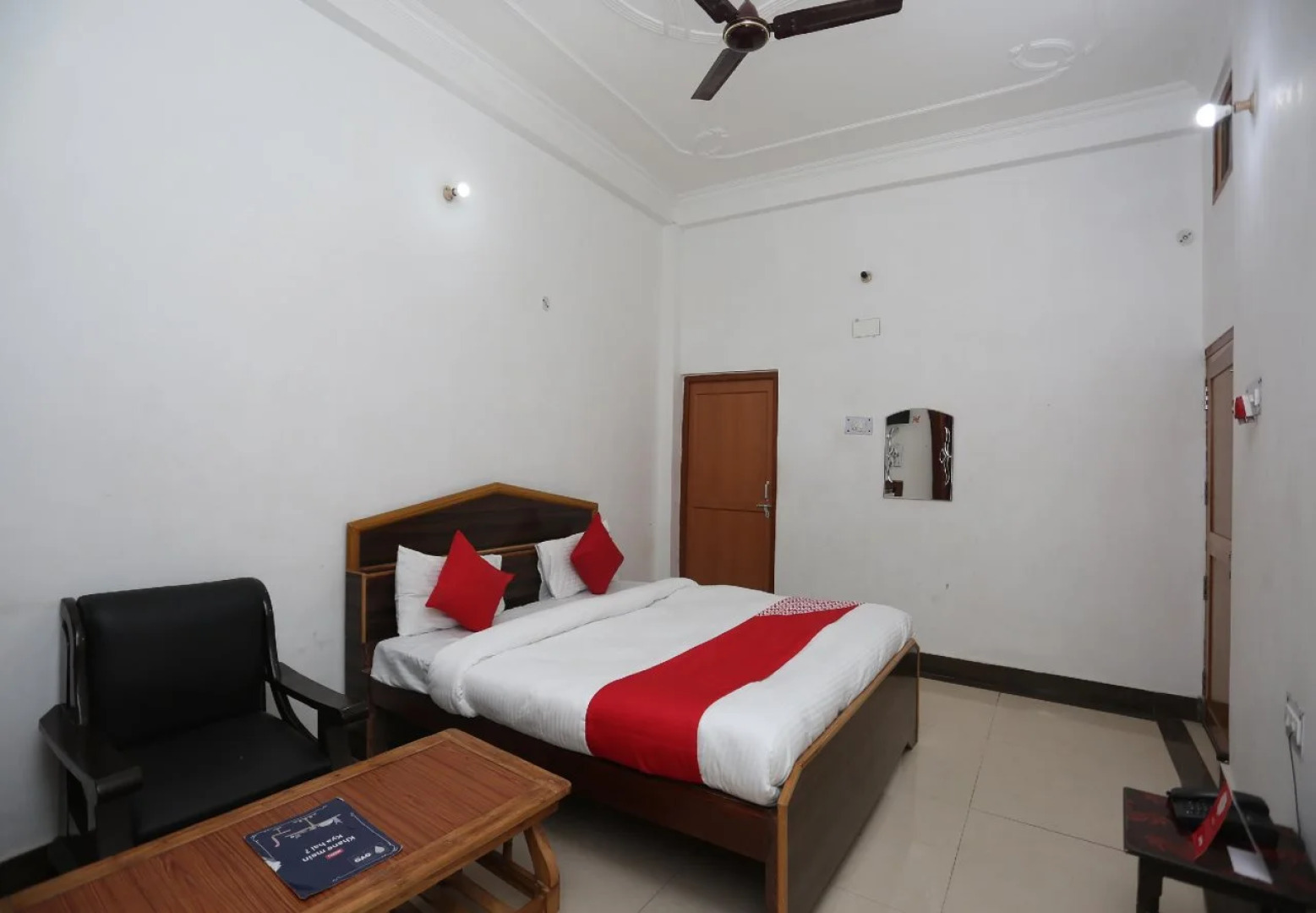 OYO 26852 Hanumant Palace