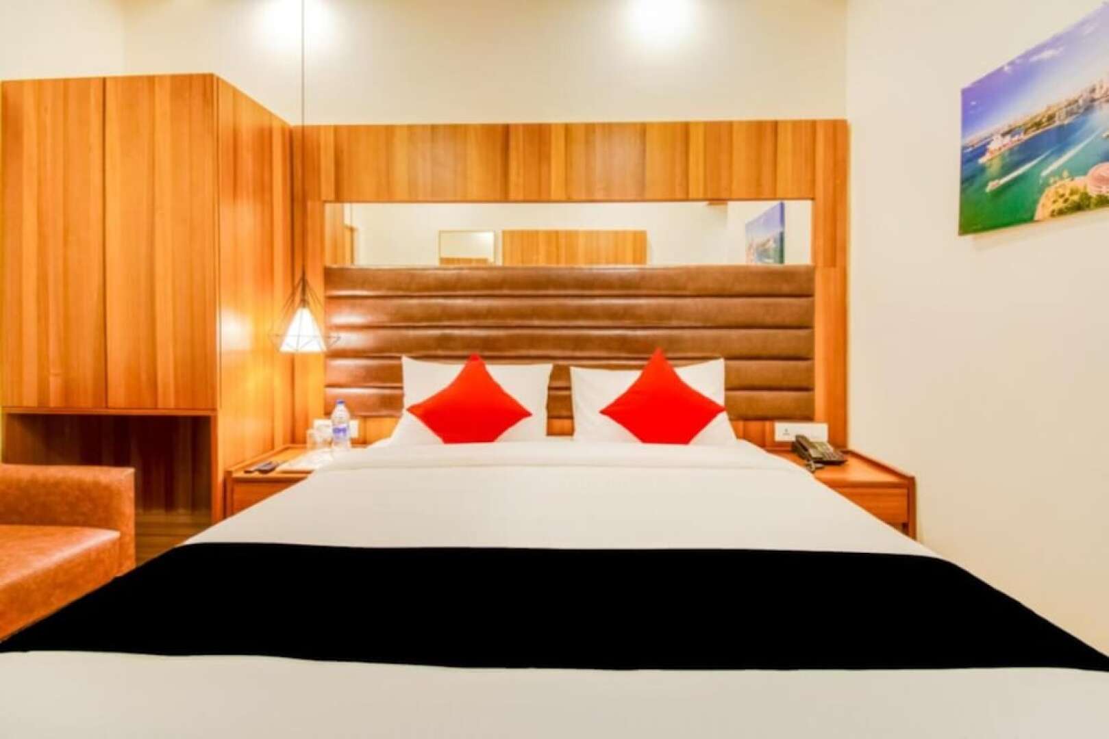 Capital O 62639 Inn The Centre