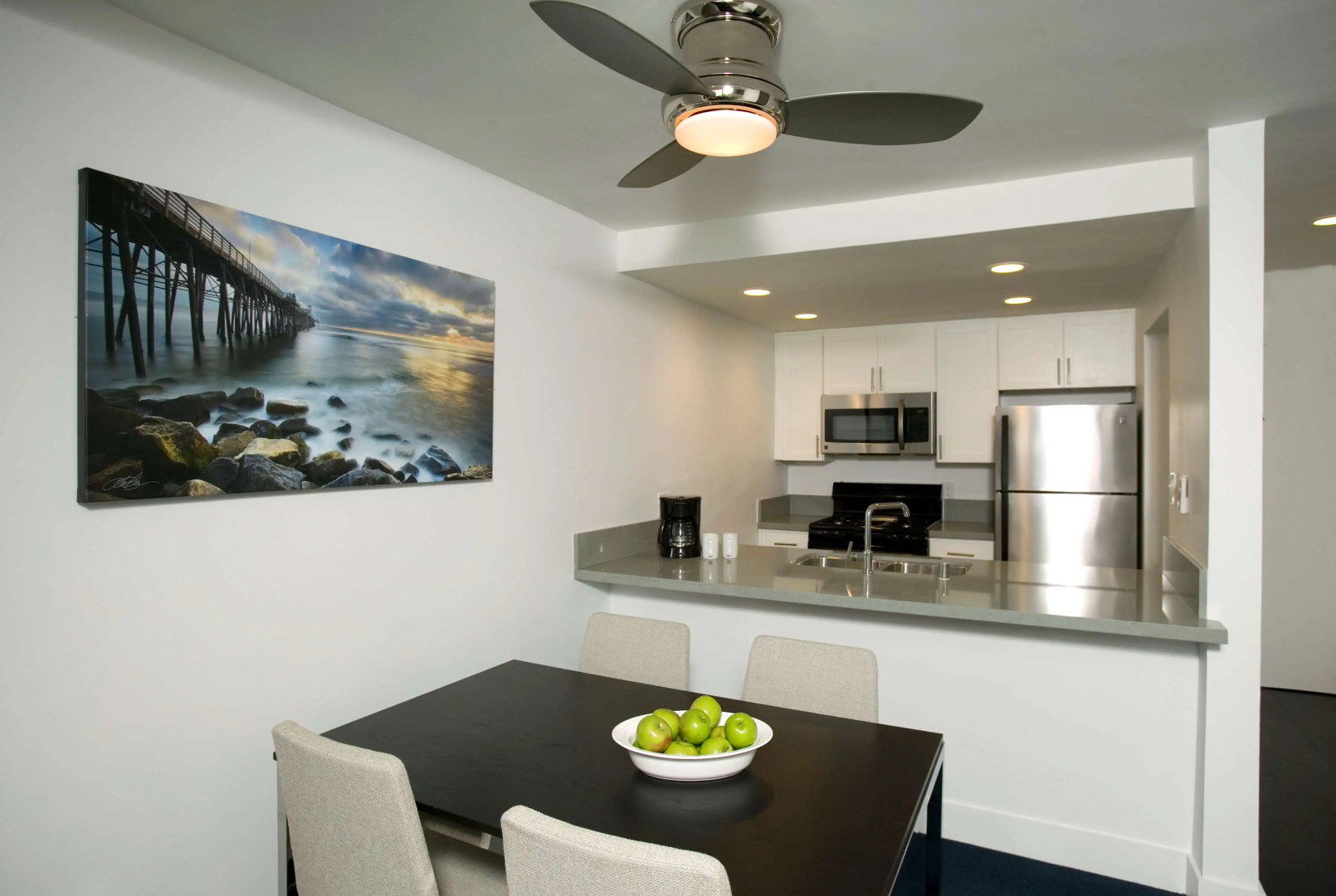Oceanside Marina Suites
