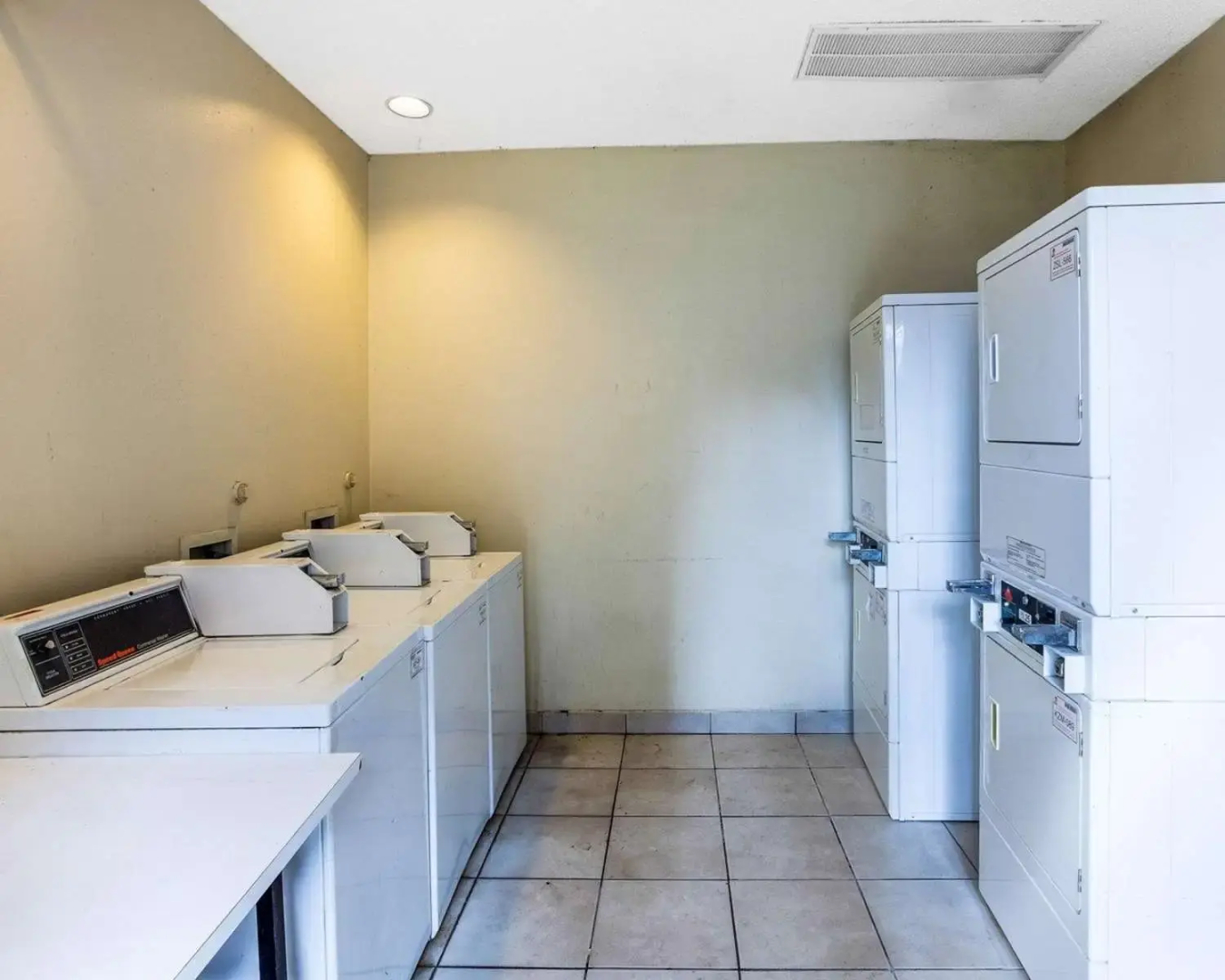 Rodeway Inn & Suites South of Fiesta Park