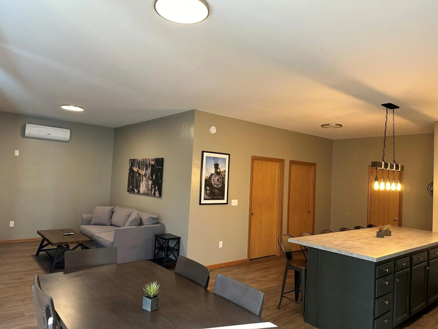 EverSpring Inn & Suites