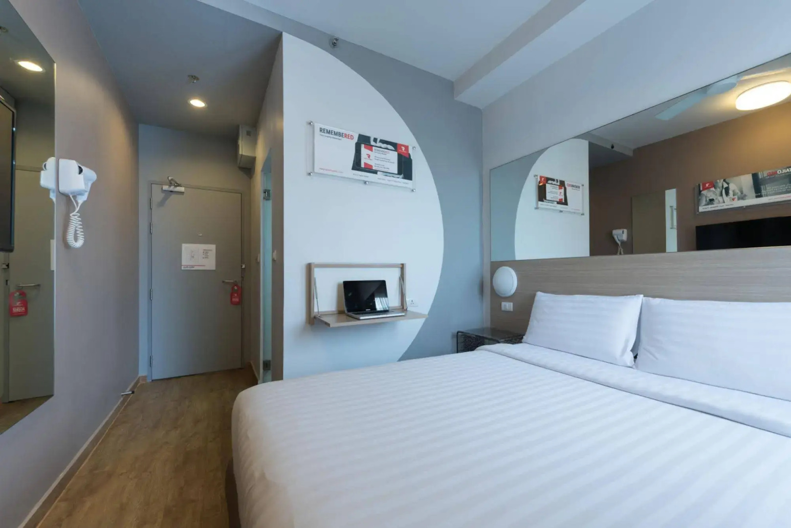 Easy Planet Phuket, Patong