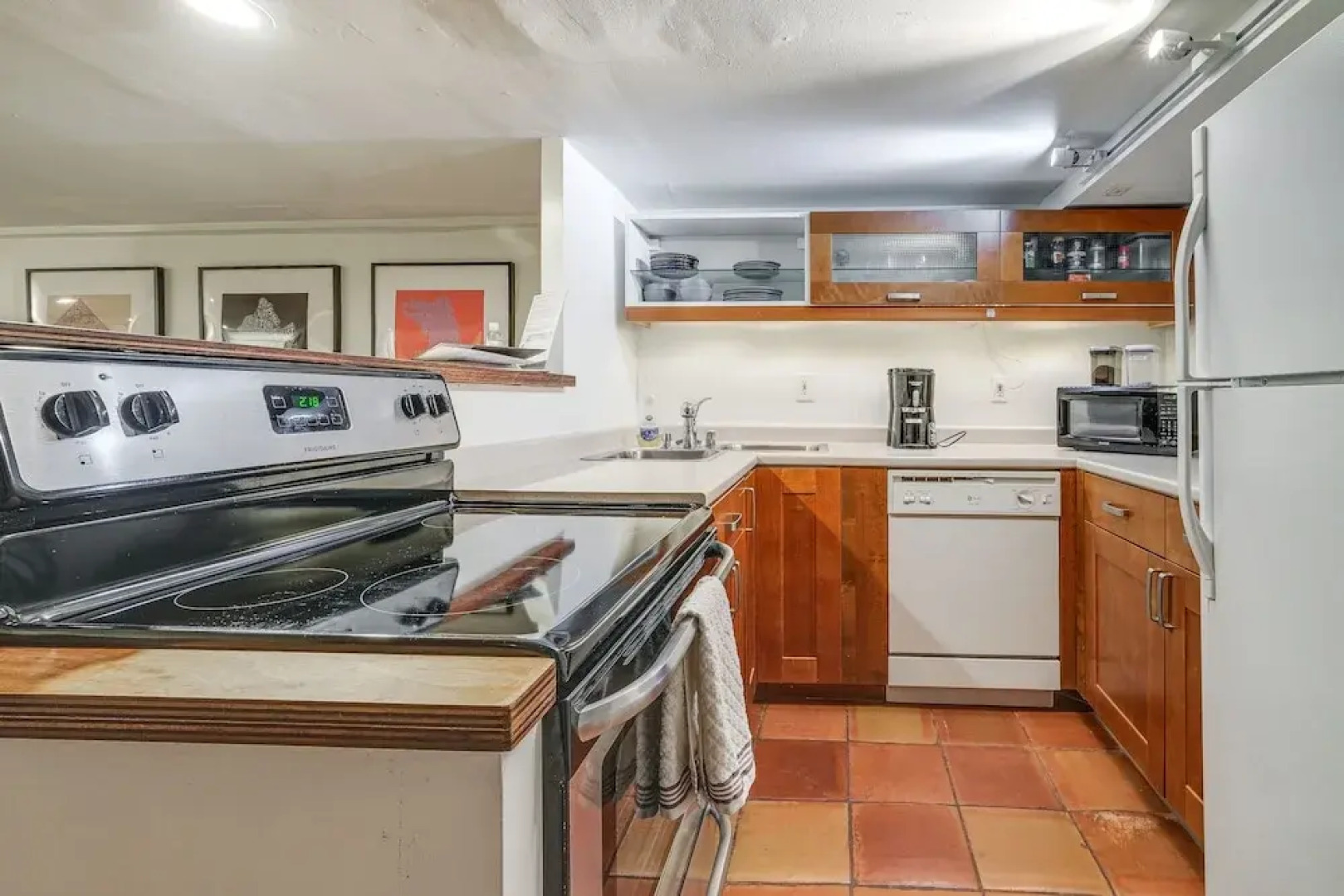 DC Apartment: 2 Mi to National Mall!