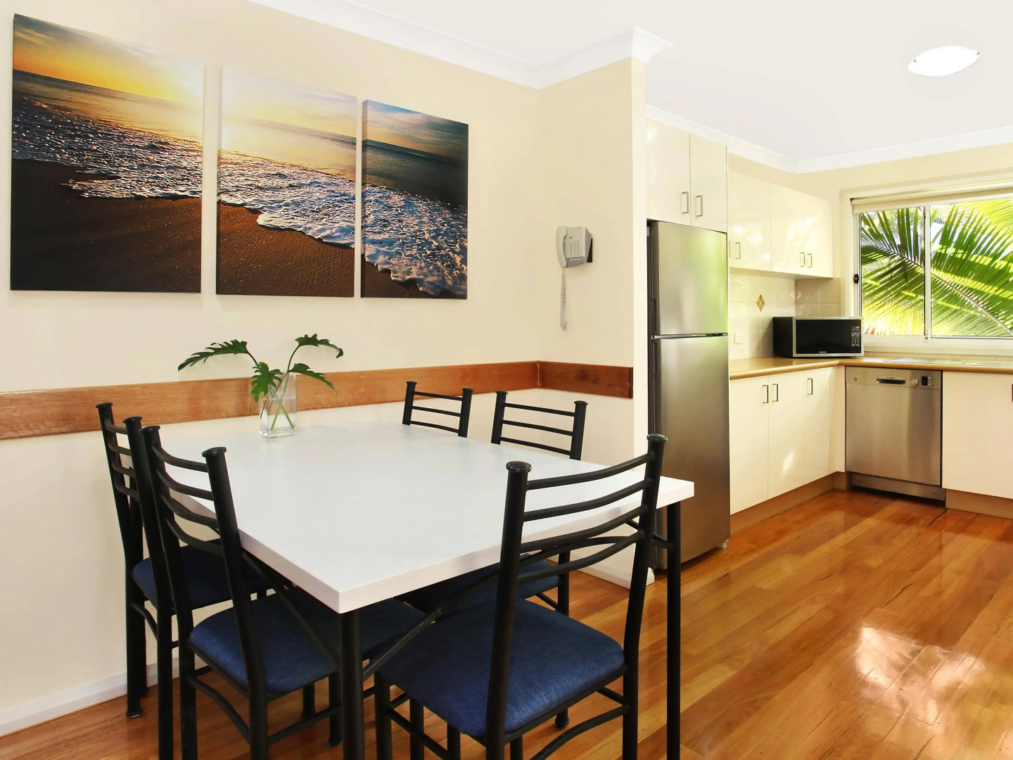 Flynns on Surf Beach Villas