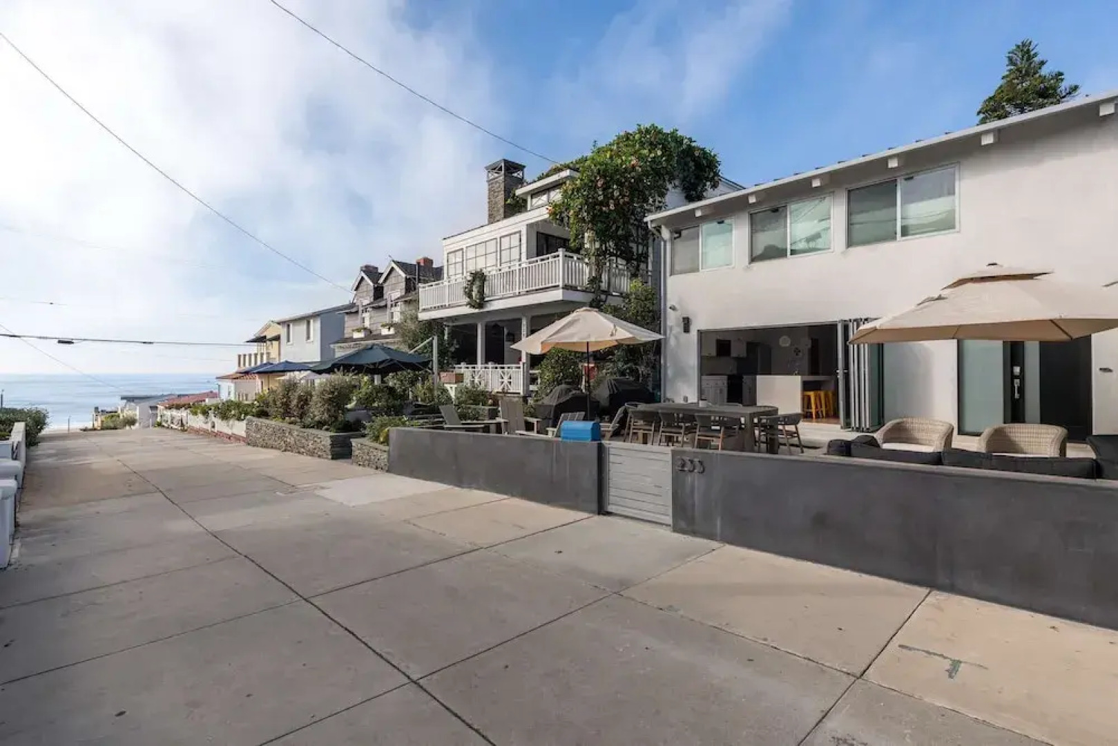 Your Coastal Getaway in Manhattan Beach Awaits