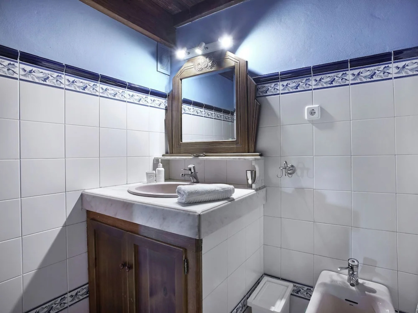 Beautiful Country House With Stunning Views of the Mountains of Asturias