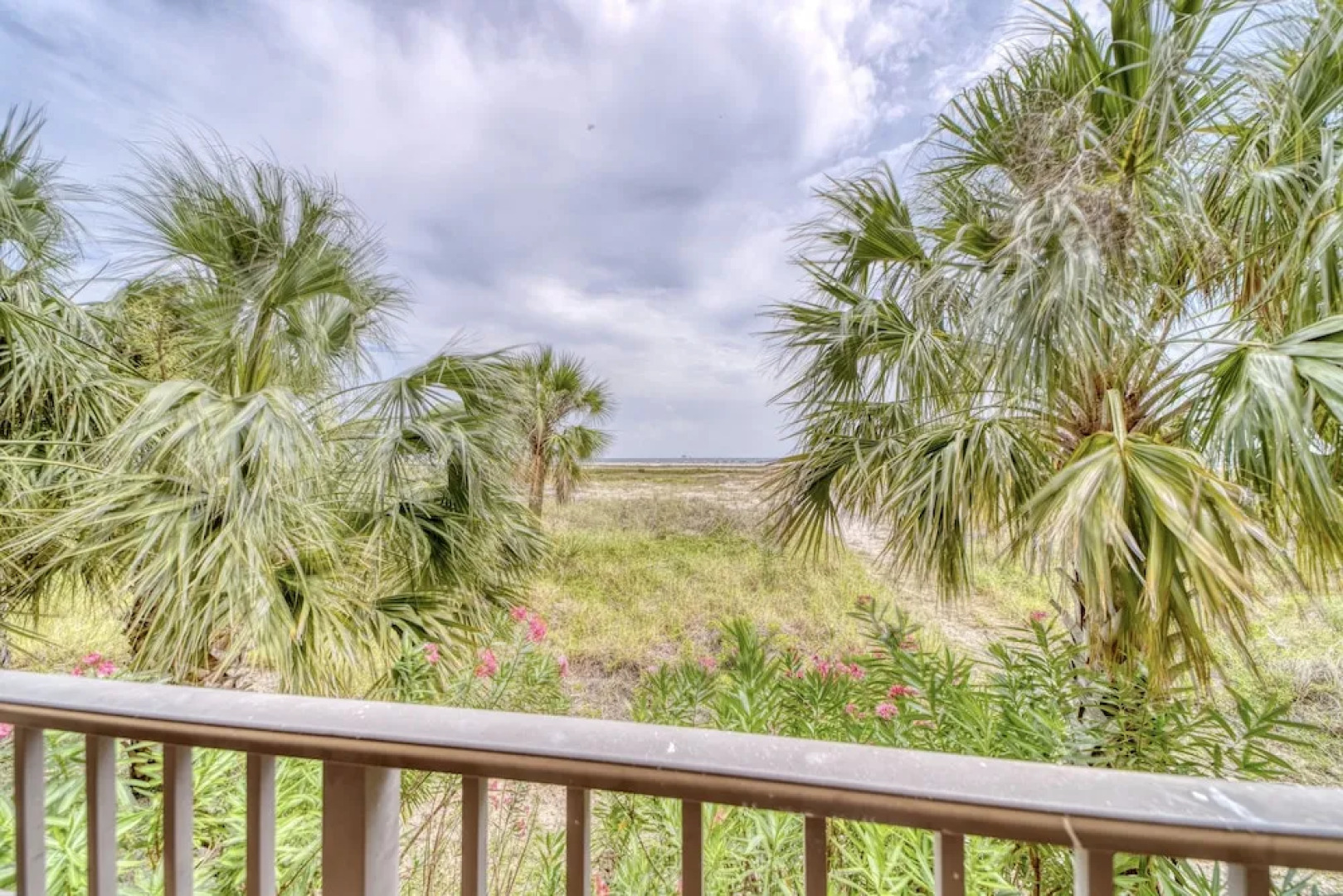 Holiday Isle Unit 122 - Ground Floor Corner Unit - Wrap Around Balcony - Extra Large Floor Plan! 3 Bedroom Condo by RedAwning