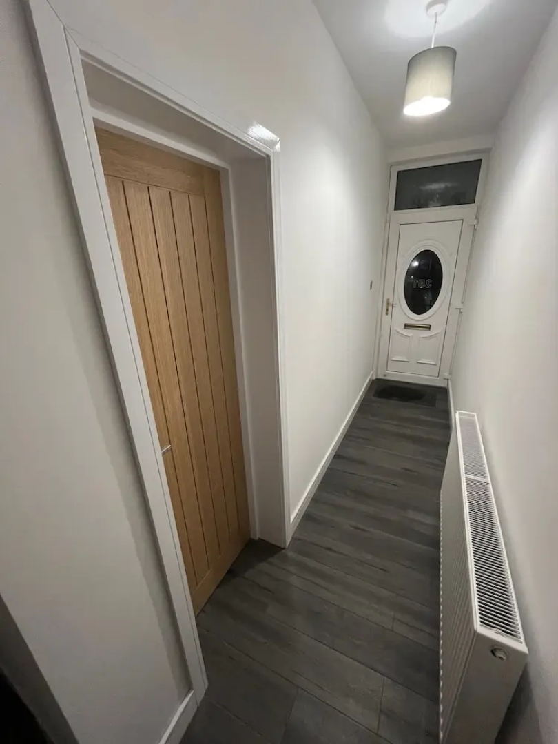 Shawforth - 2 Beds - Sleeps 4 - Street Parking