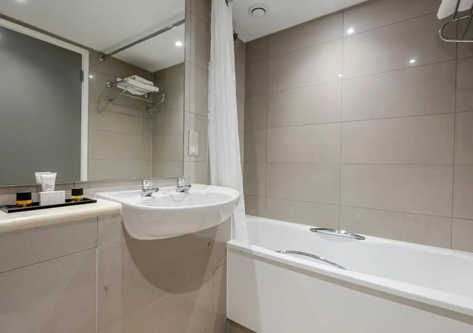 The Hog's Back Hotel & Spa Farnham