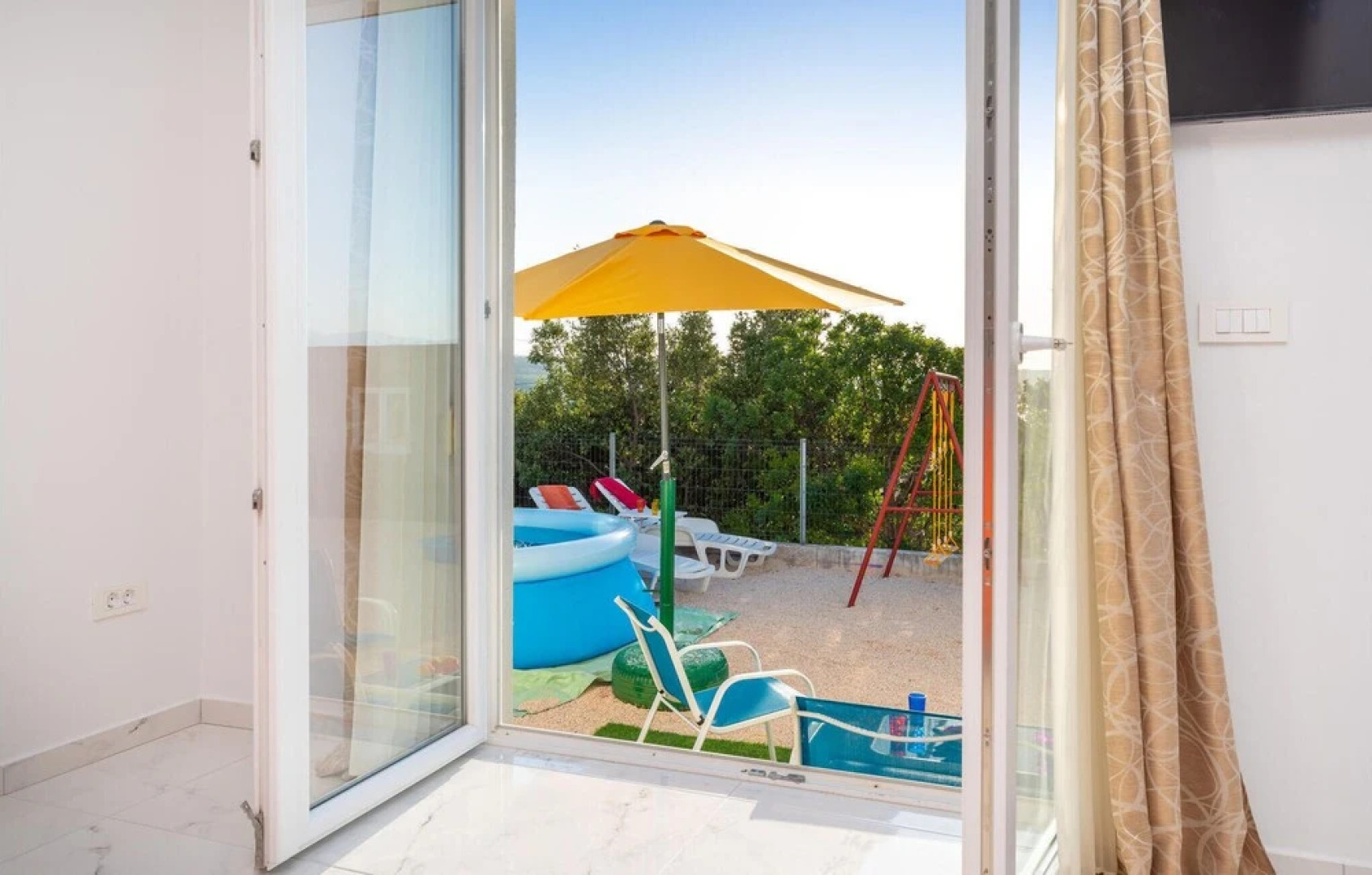 Awesome Home in Karin Gornji With 2 Bedrooms and Wifi