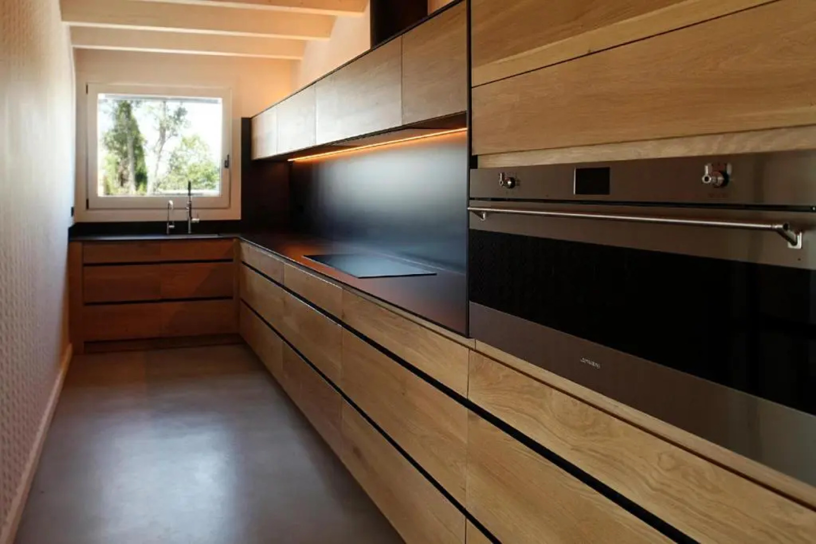 FridaysFlats, Beautiful Villa With Pool