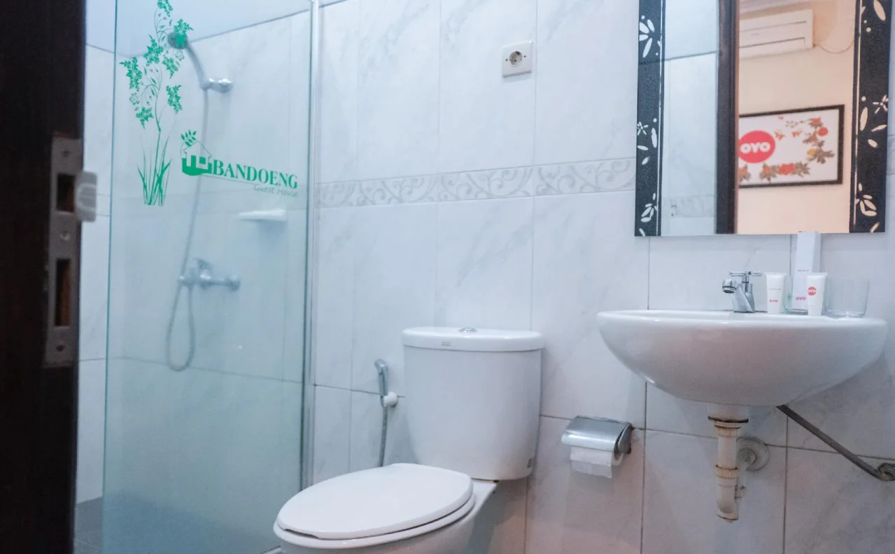 OYO 1130 Bandoeng Guest House Syariah