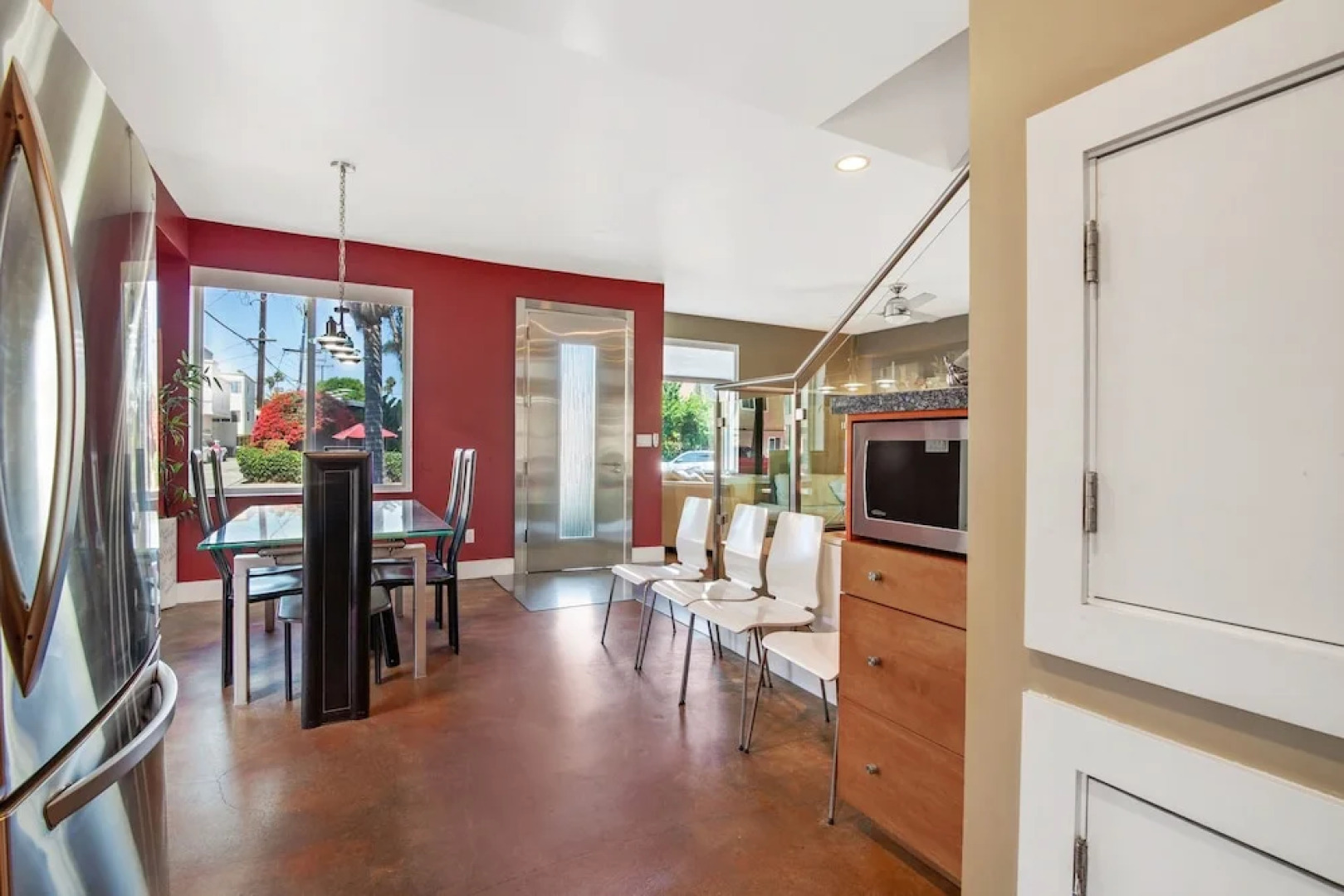 Ocean-view Oasis W/ Rooftop Deck - Steps To Beach 3 Bedroom Home