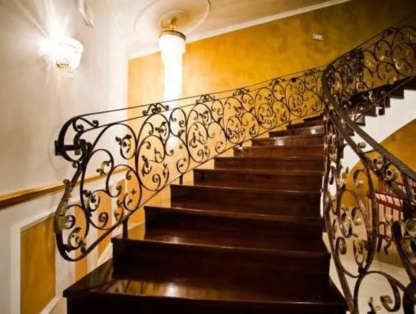 Guest Accommodation Atrium Gulin