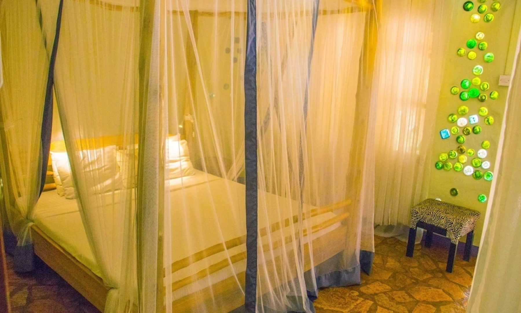 Source Of The Smile Hotel & Guesthouse