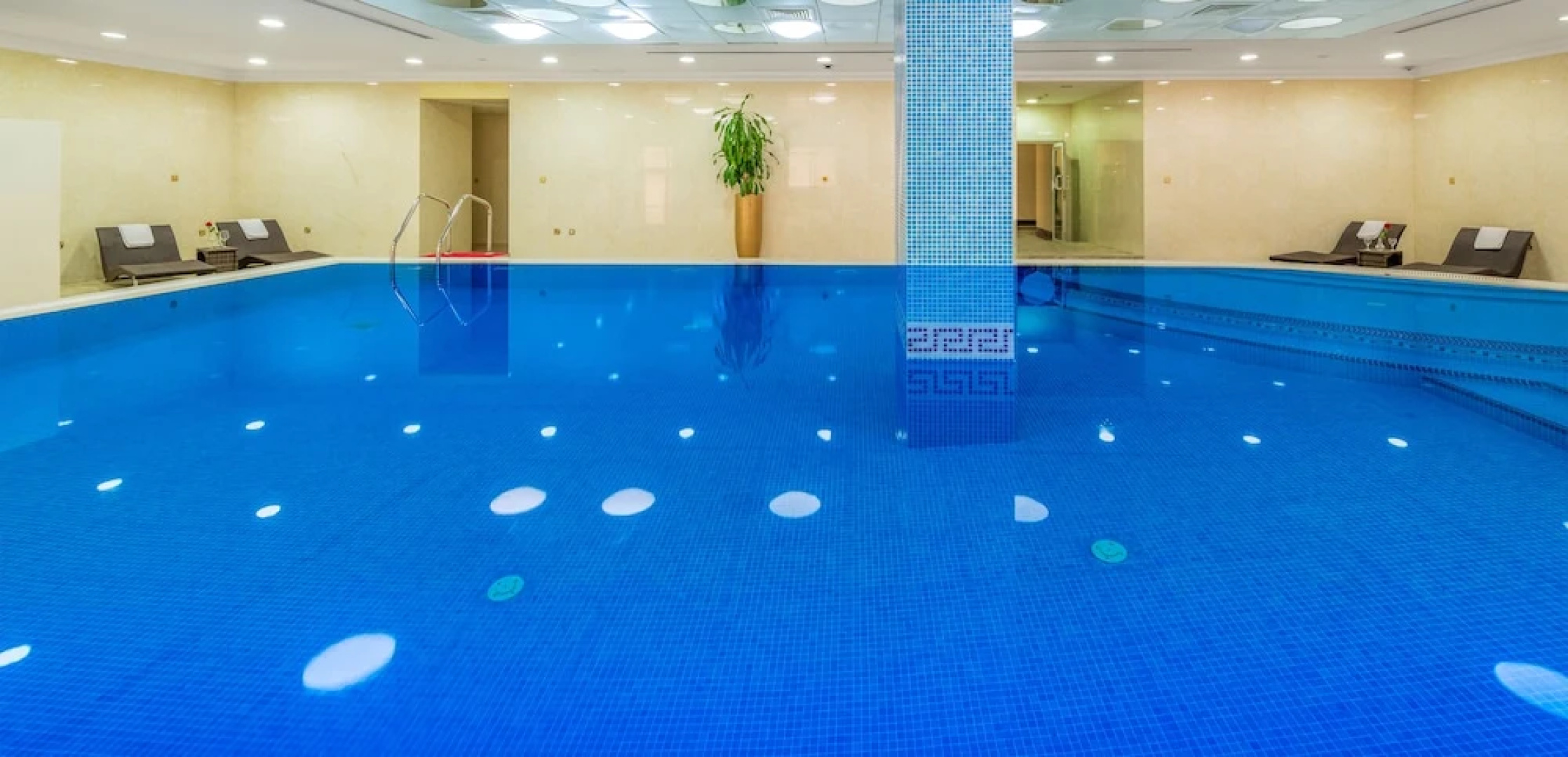 Al Sadd Suites Hotel