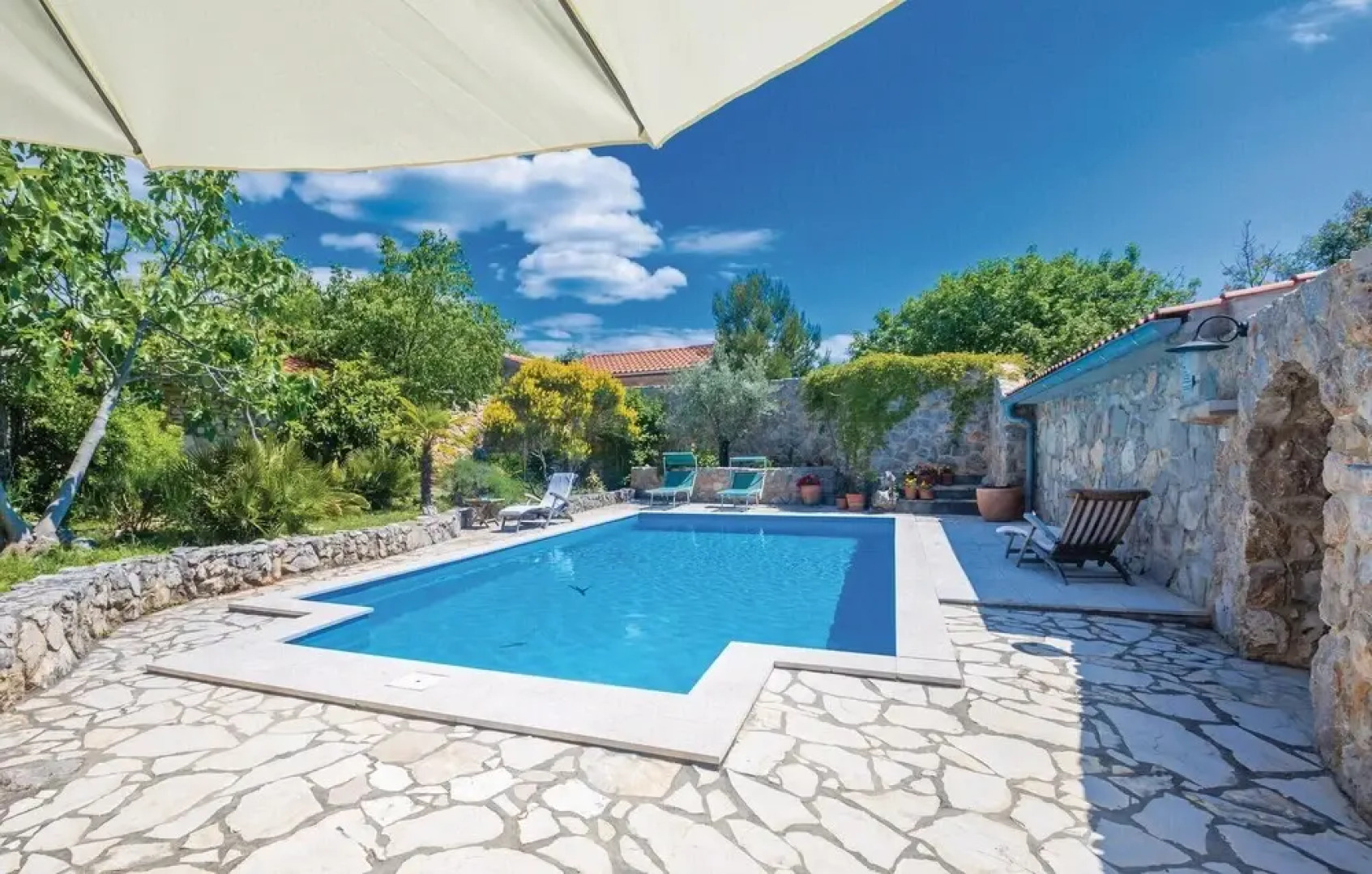 Awesome Home in Malinska With 3 Bedrooms, Outdoor Swimming Pool and Wifi