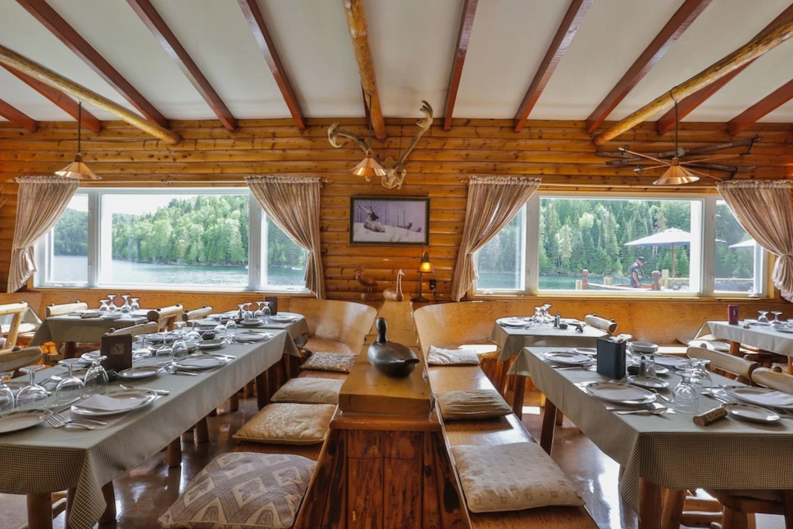 Kan-à-Mouche Pourvoirie Auberge et Chalets