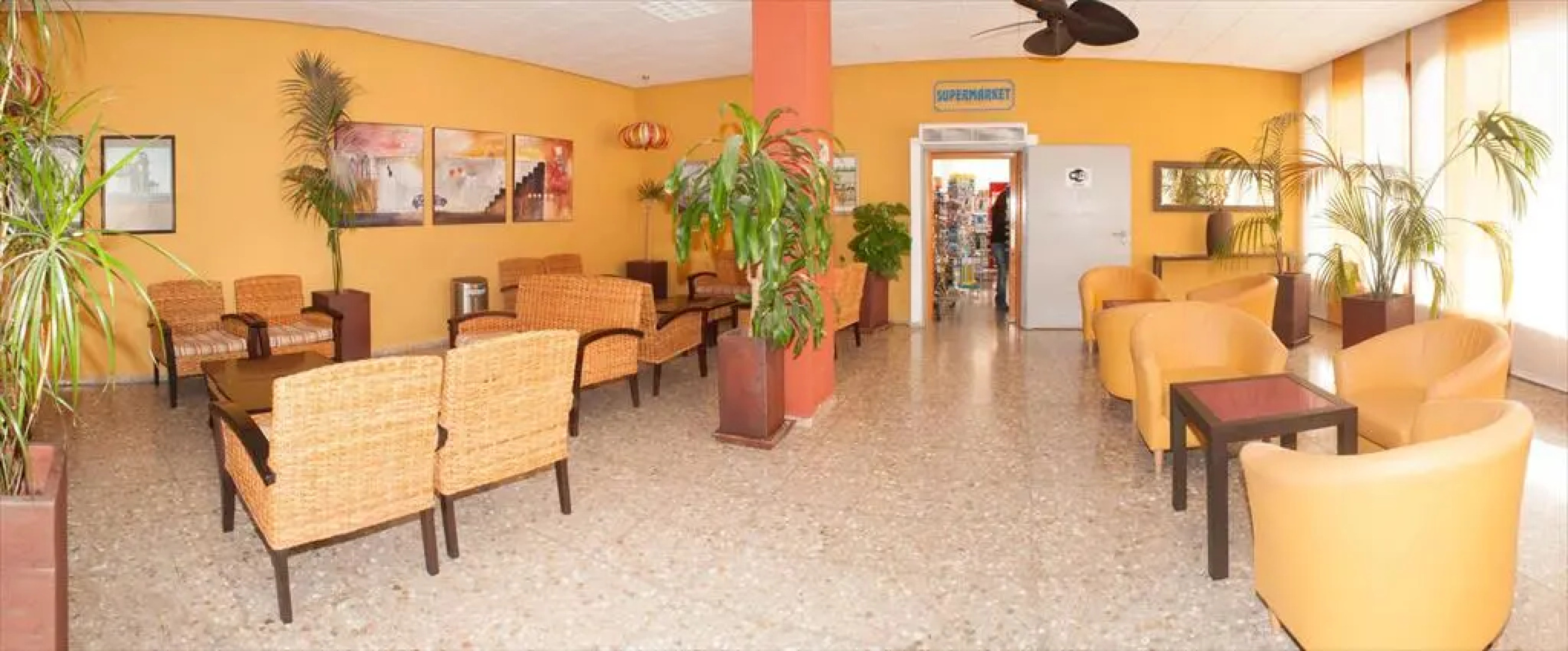 Poniente Playa Aparthotel