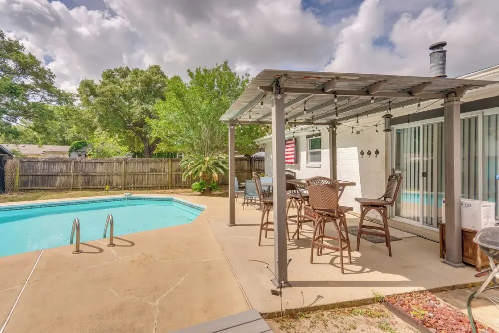 Swim, Golf & Relax: Family-friendly Pensacola Gem