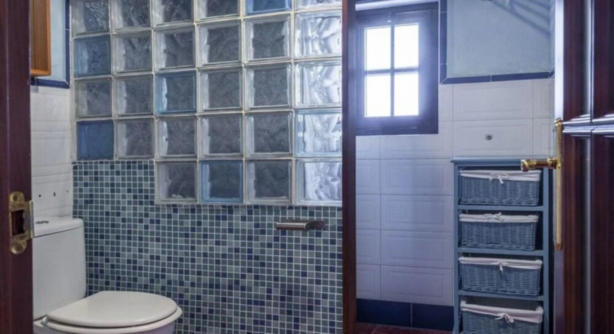 Cadiz 100810 4 Bedroom Holiday home By Mo Rentals