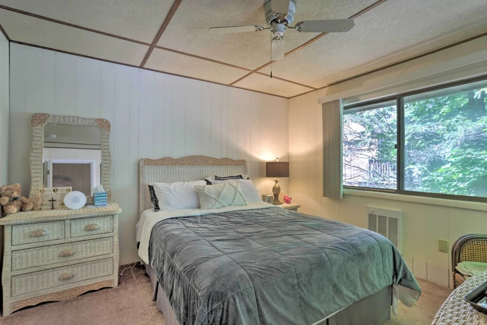 Dog-friendly Lake Ariel Resort Home w/ Deck!