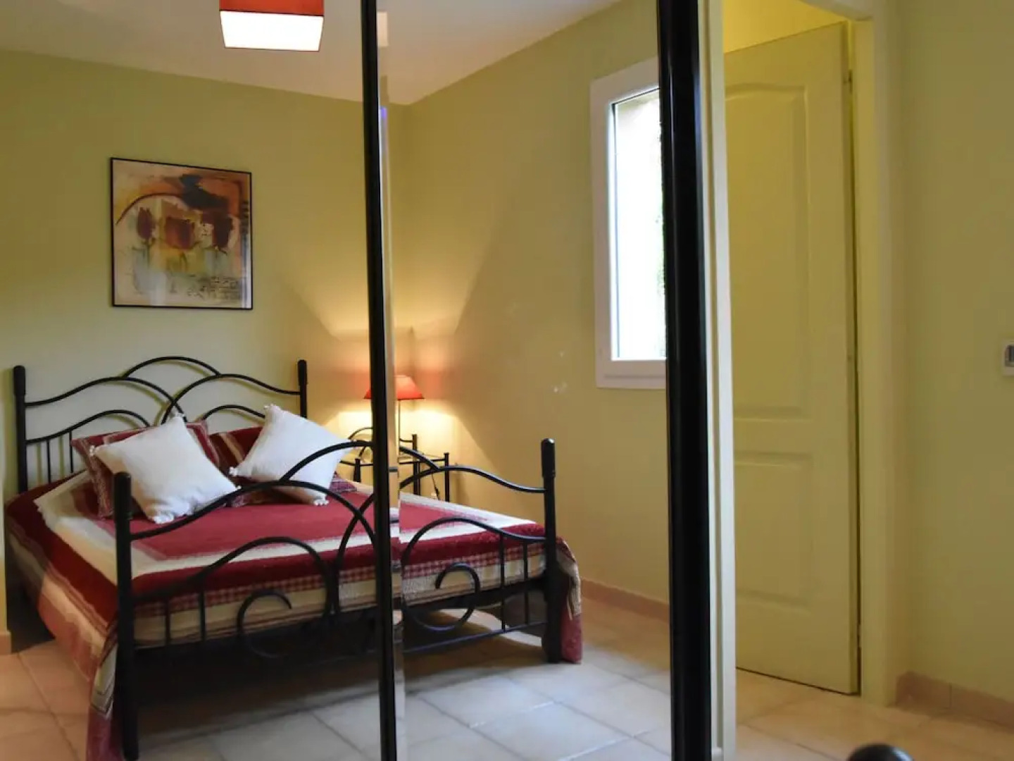 Luxurious Villa in Provence with garden and roofed terrace