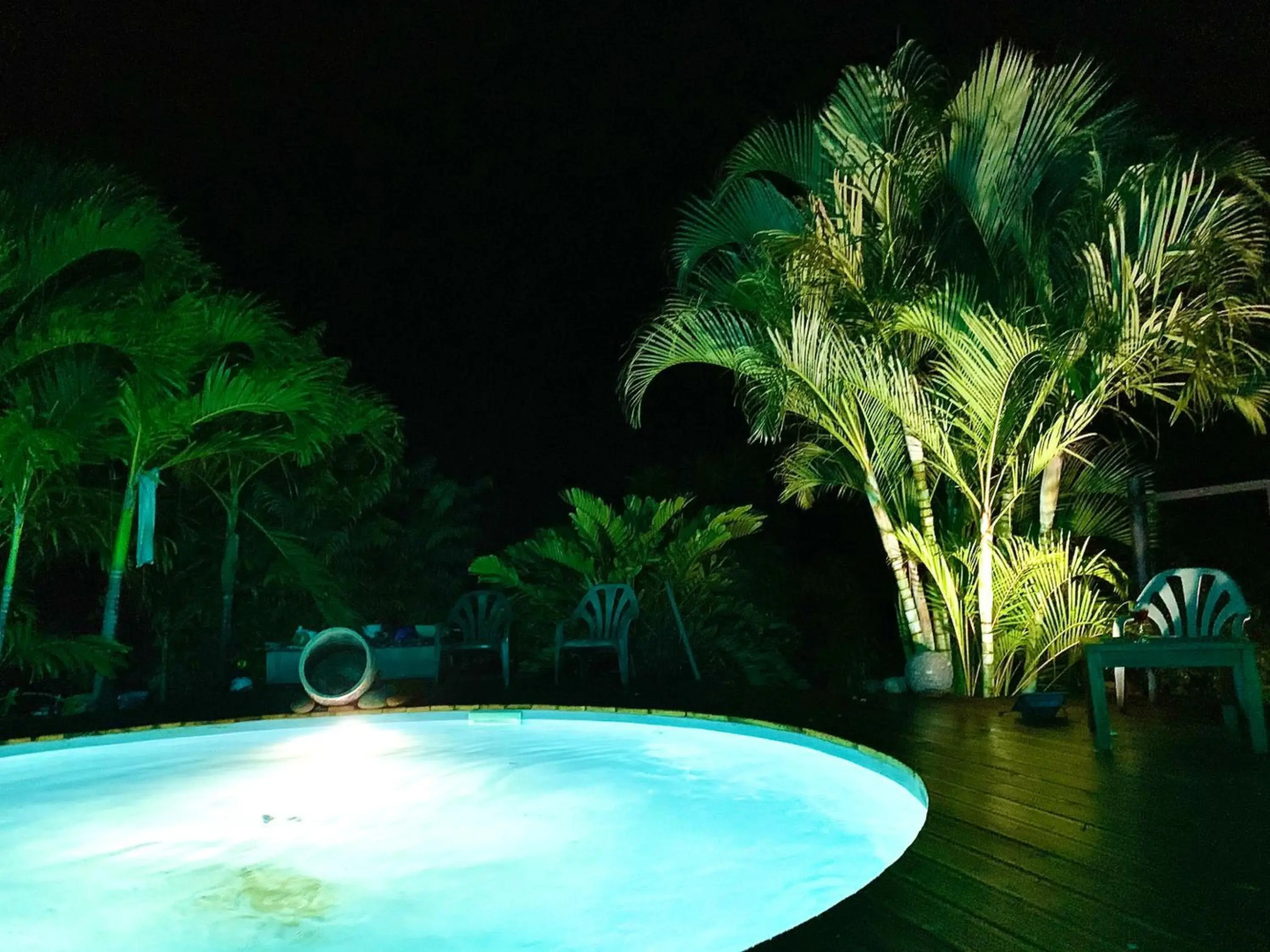 LODGE PAMPLEMOUSSE avec PISCINE privative , dans parc calme à 500 m plage
