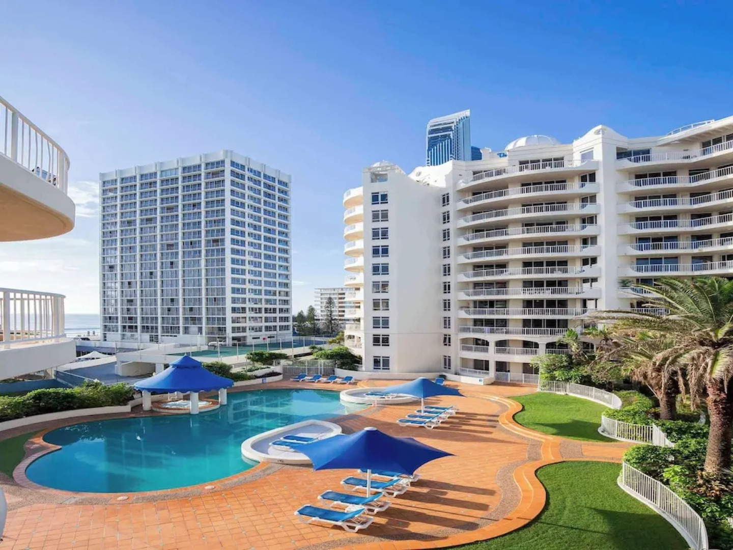 Soul Surfers Paradise 3 Bedroom Beach Apartment
