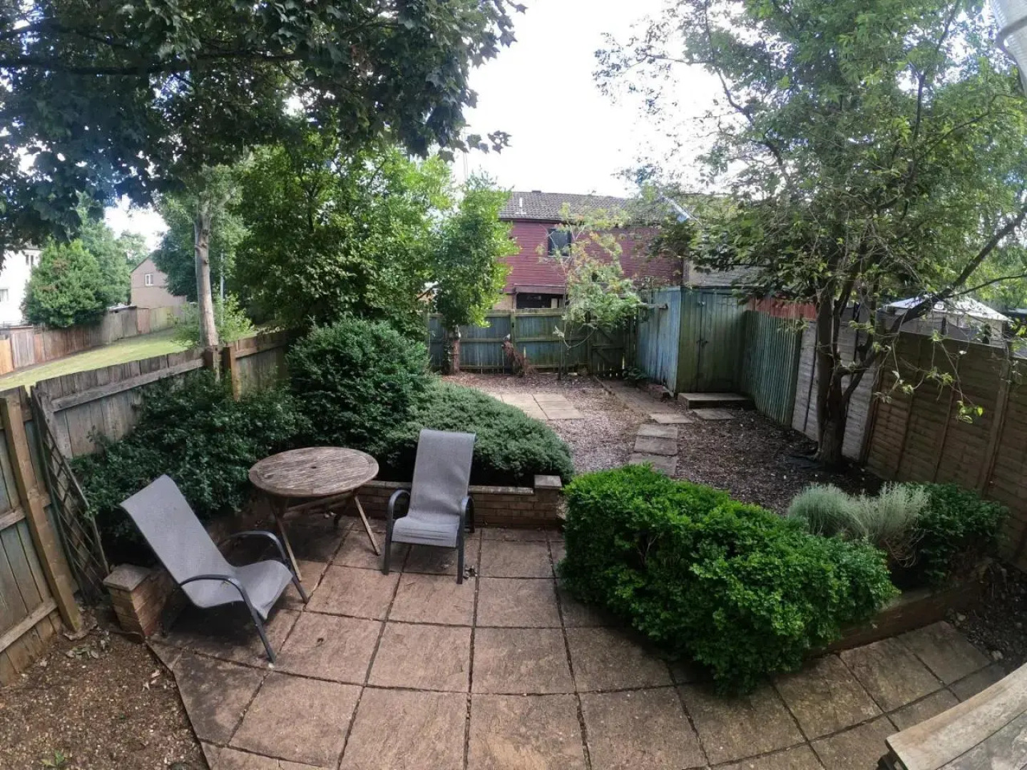 Hampton House Bookinn