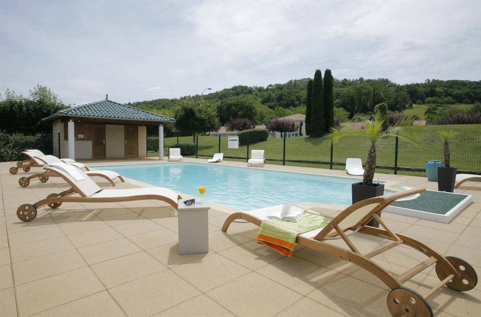 Hôtel Confort Le Moulin Rouge