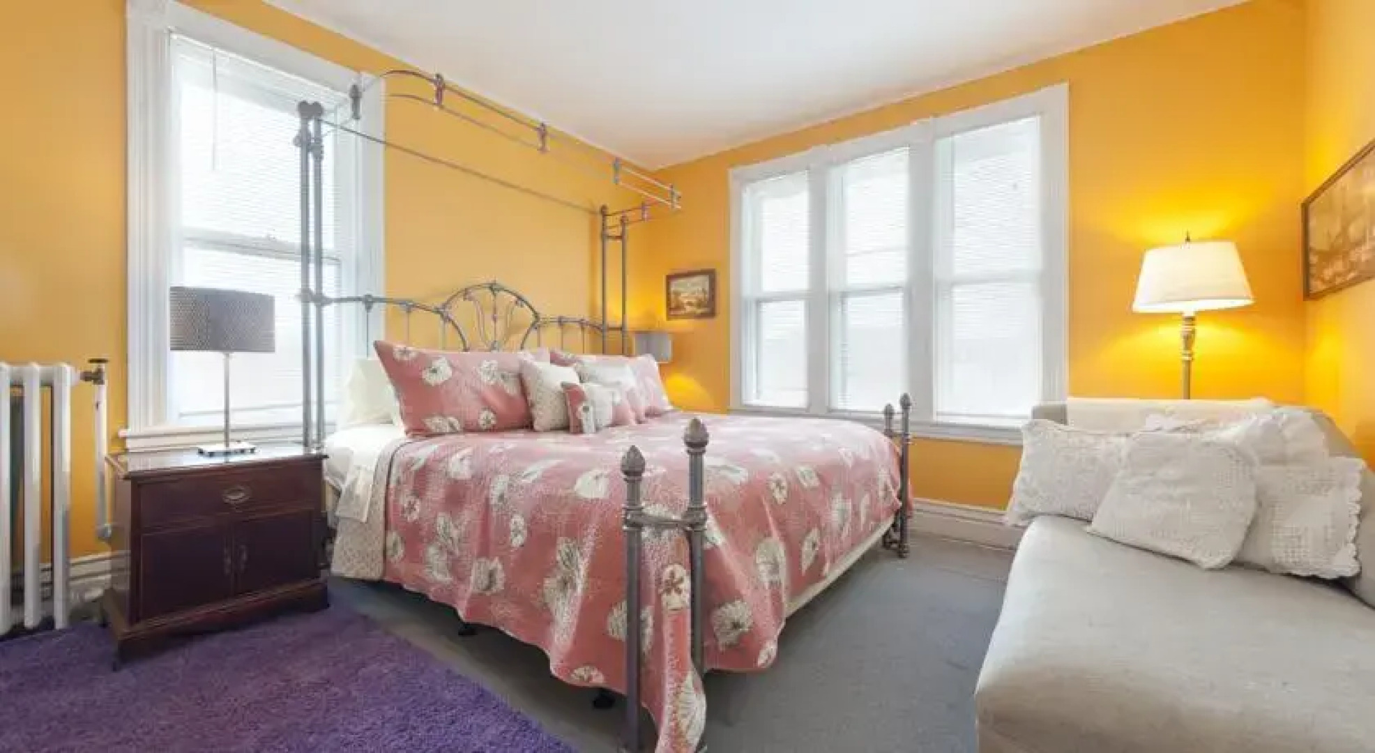 S&J Uptown Downtown Chain Of Lakes Art Museum