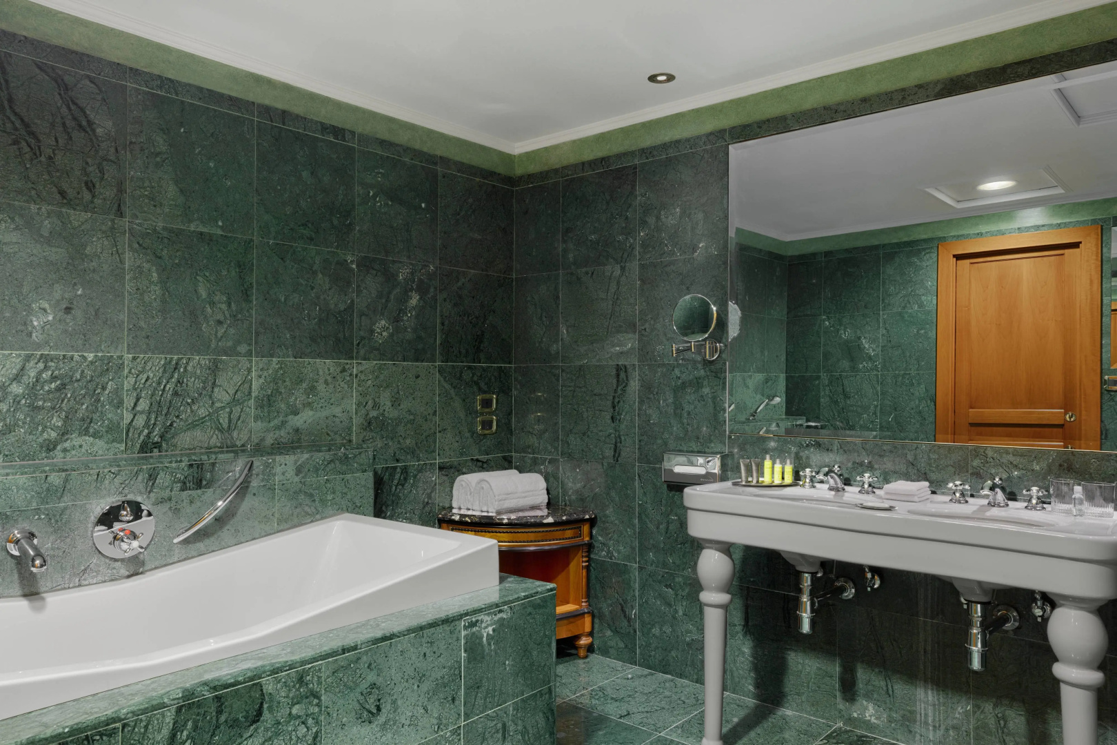 Отель Rome Marriott Park