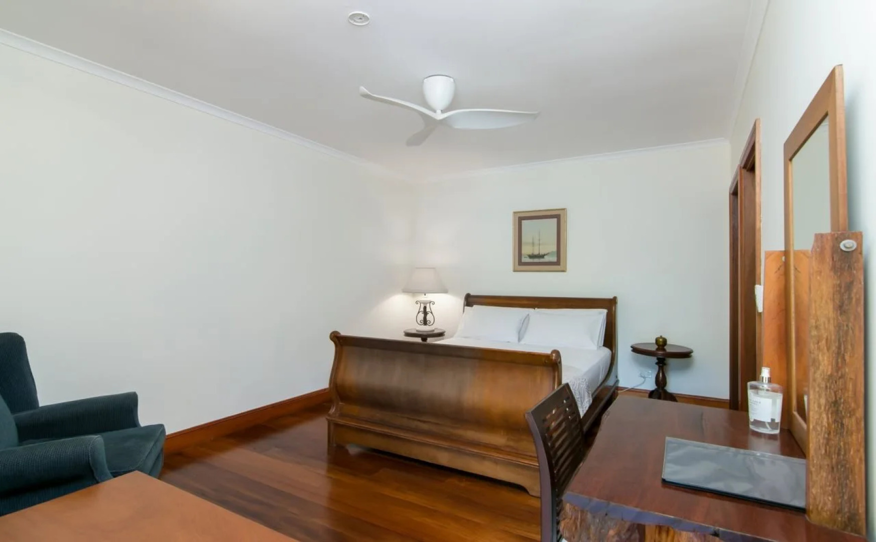 Daintree Manor Bed & Breakfast