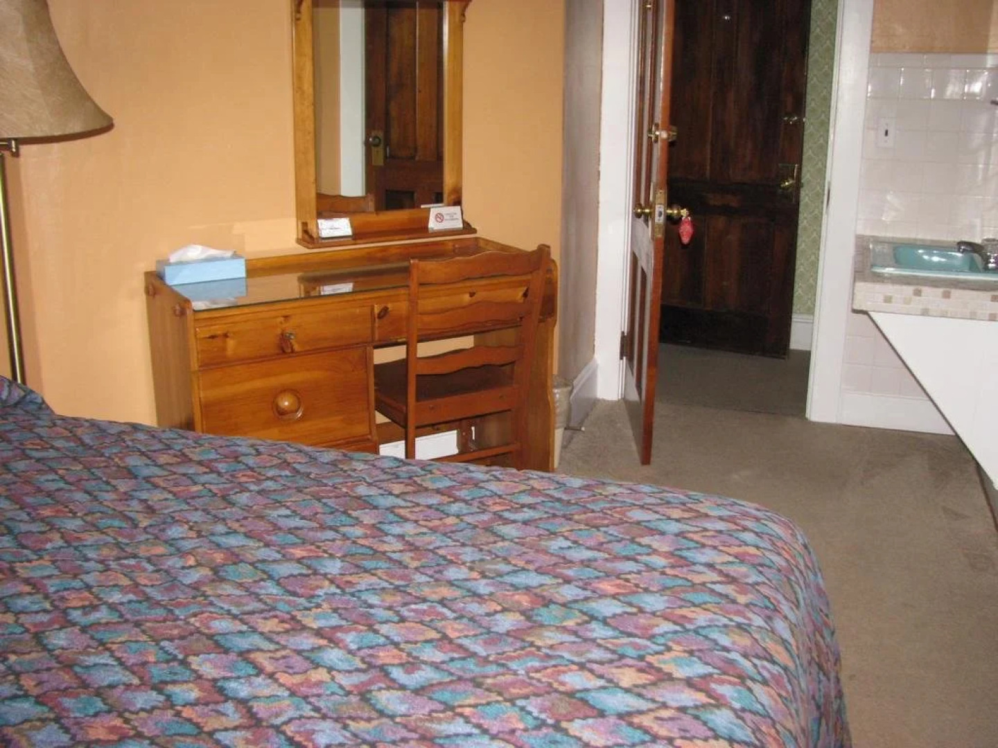 Colonial Inn & Creamery