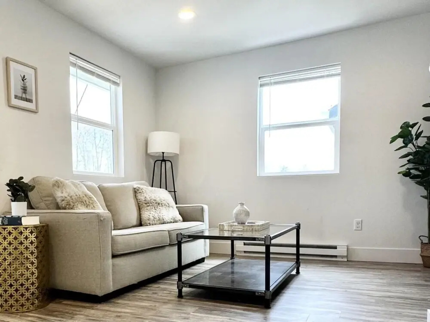 Charming Coastal 4BR Home Near Columbia River