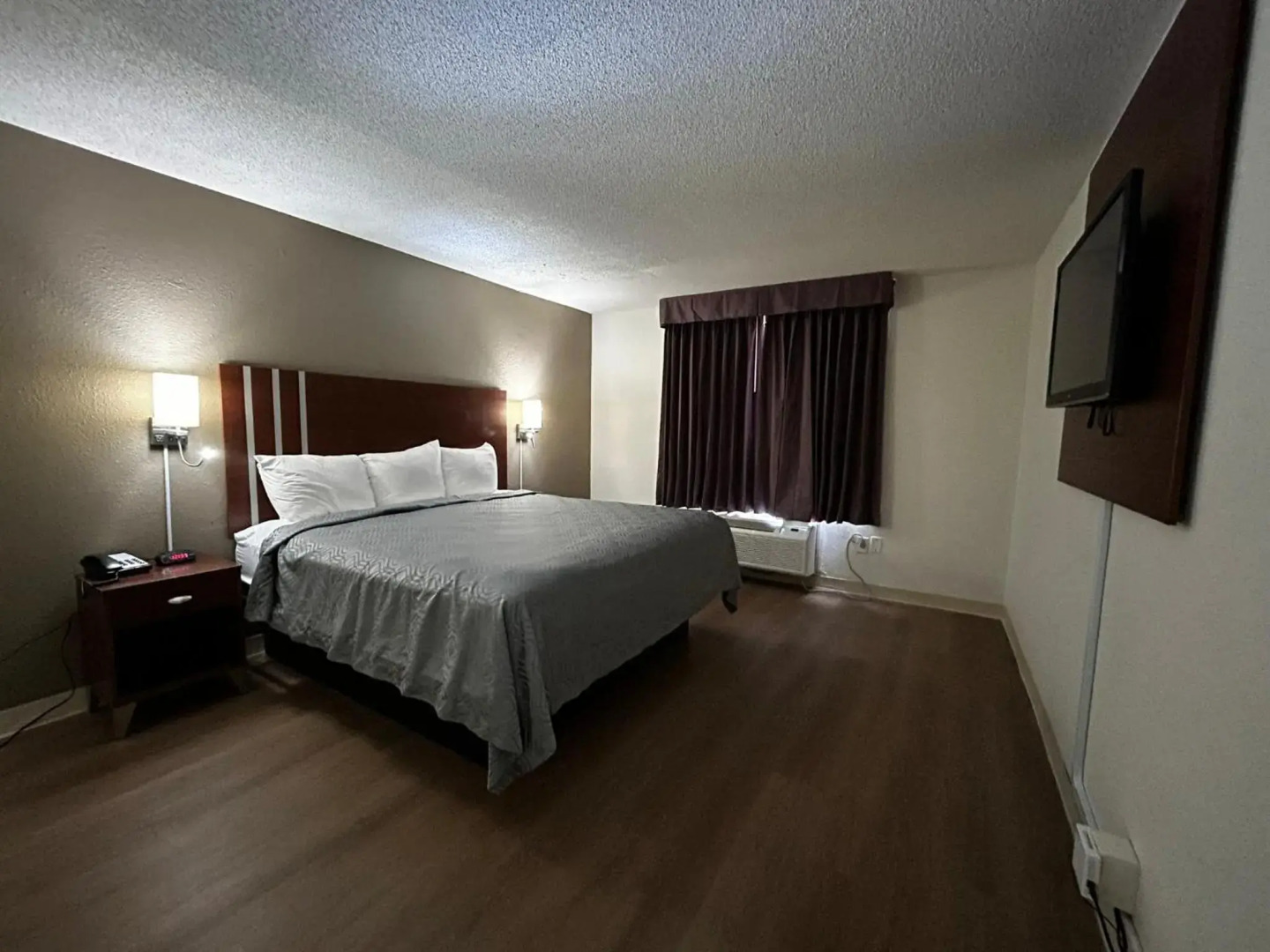 Econo Lodge Inn & Suites Chambersburg Central