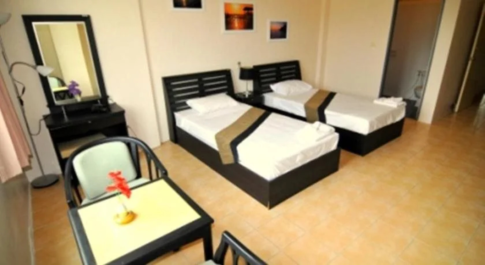 San Antonio Beach Guesthouse & Restaurant