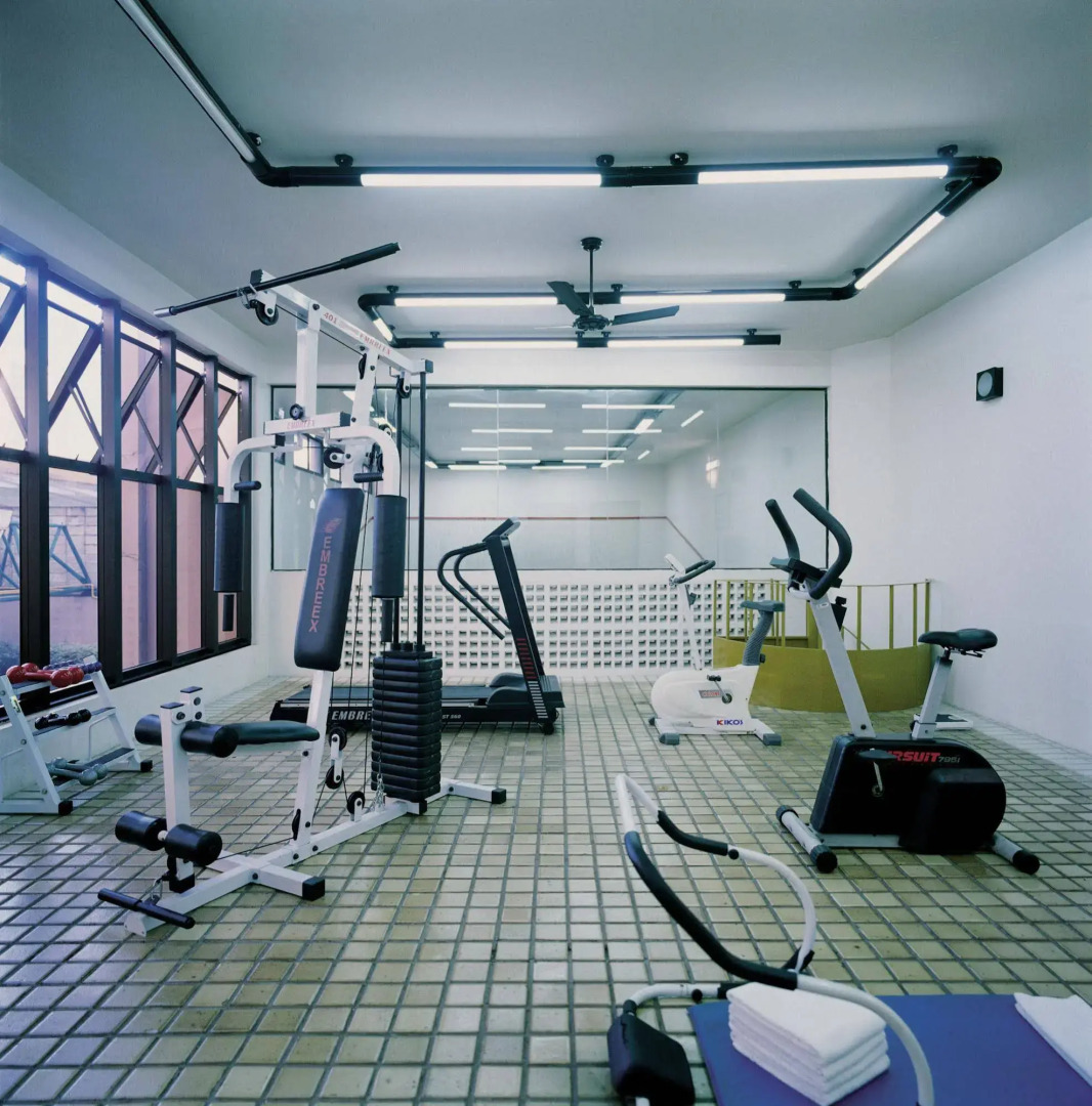 L'Hirondelle Flat Service