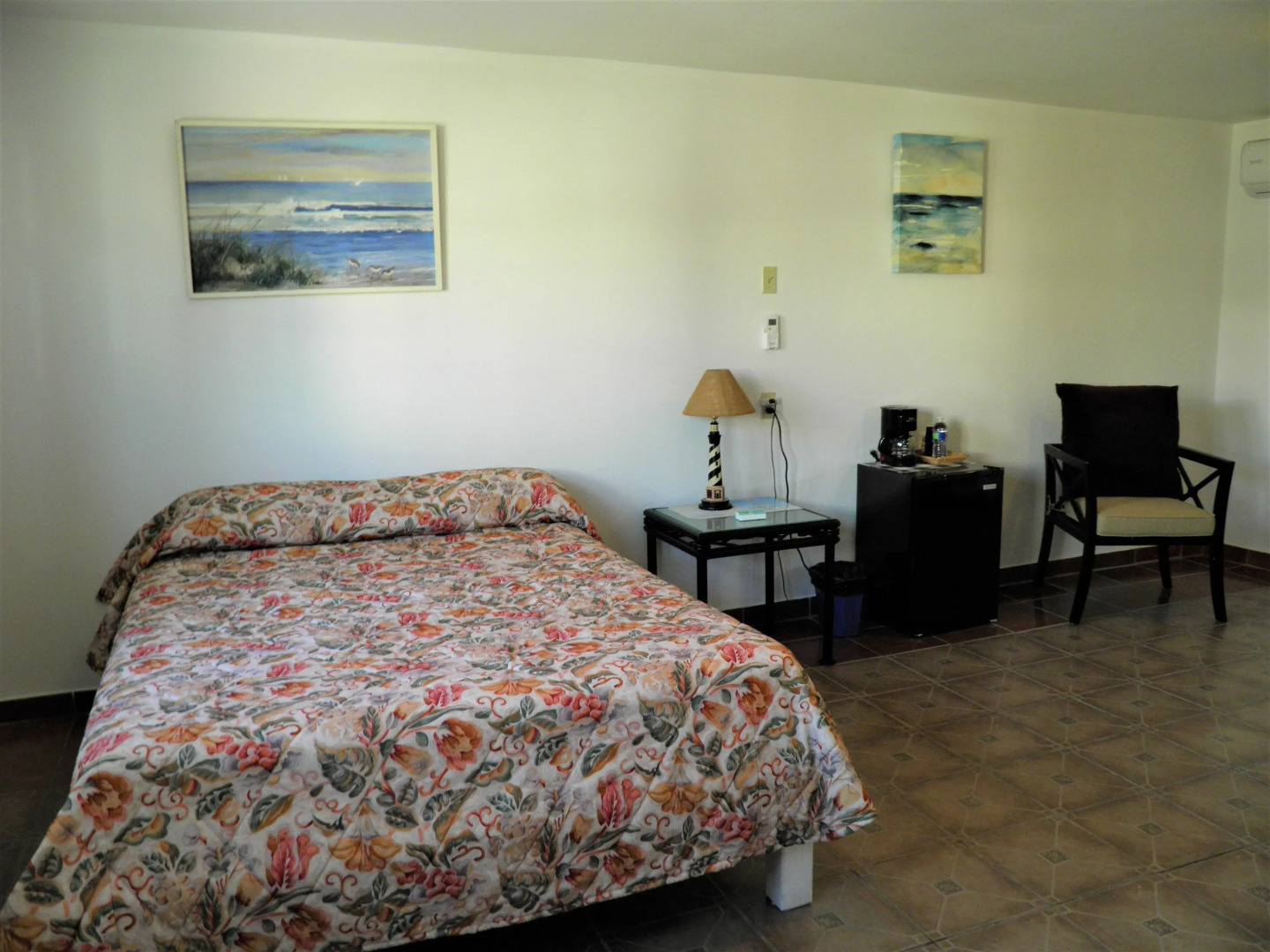 Seaside Hotel & Victor's RV Park