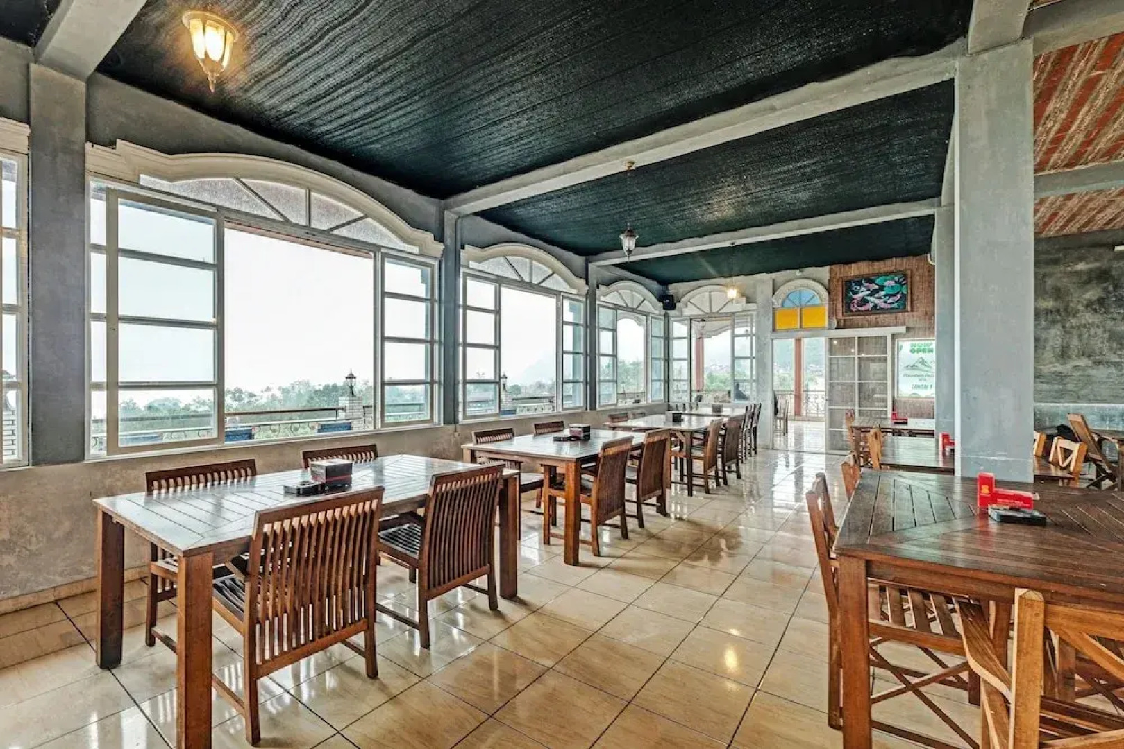 Capital O 92276 Hotel Pesona Gunung