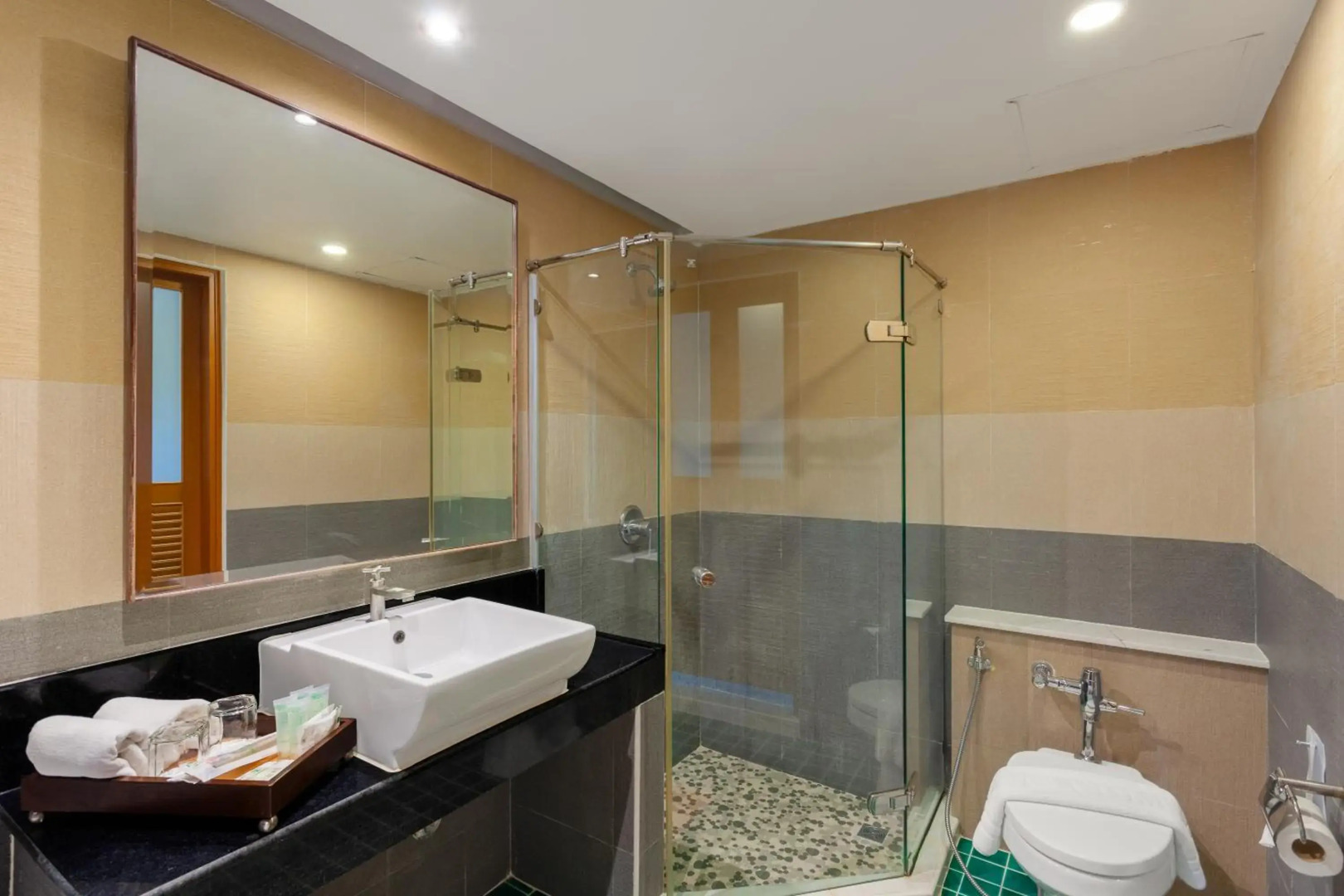 Thanthip Beach Resort