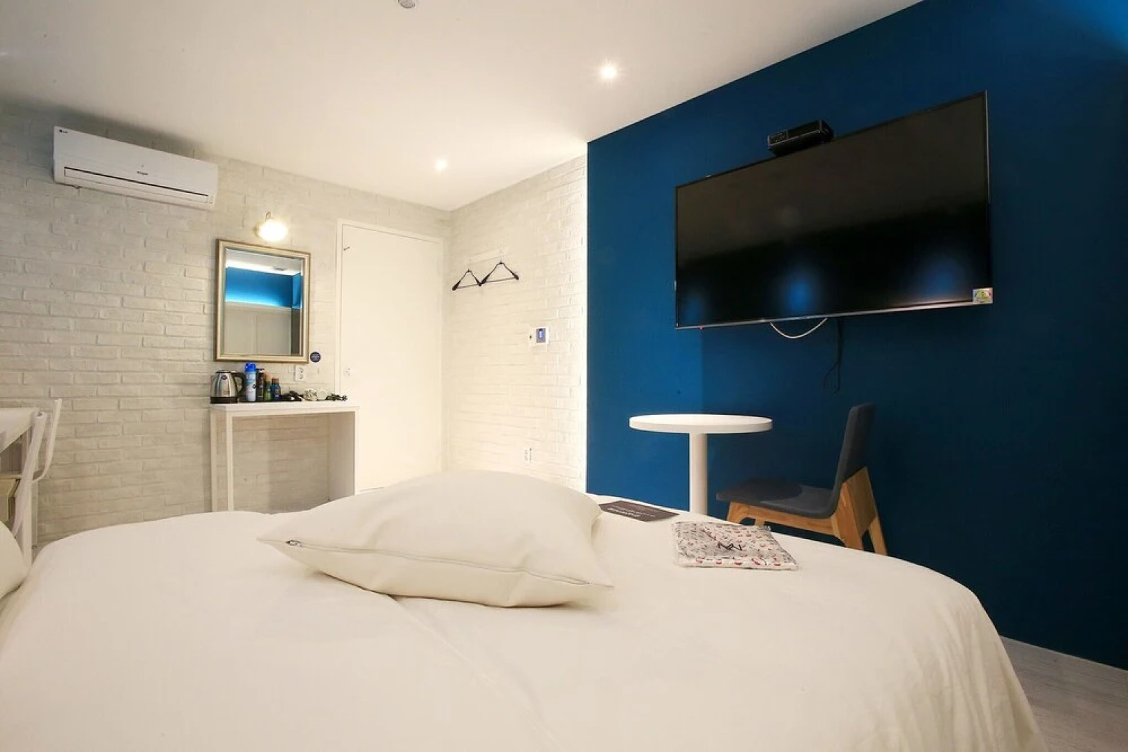 Gwangmyeong Cheolsan Blanc