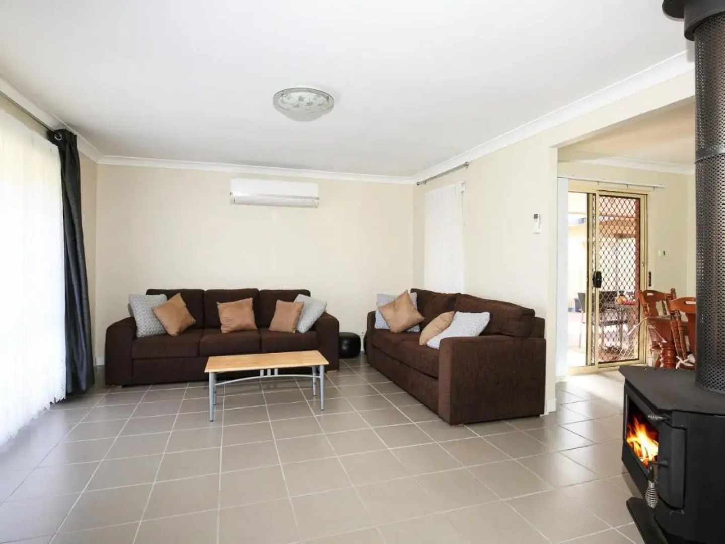 Kingfisher - Pet-Friendly - 10 Mins to Hyams Beach