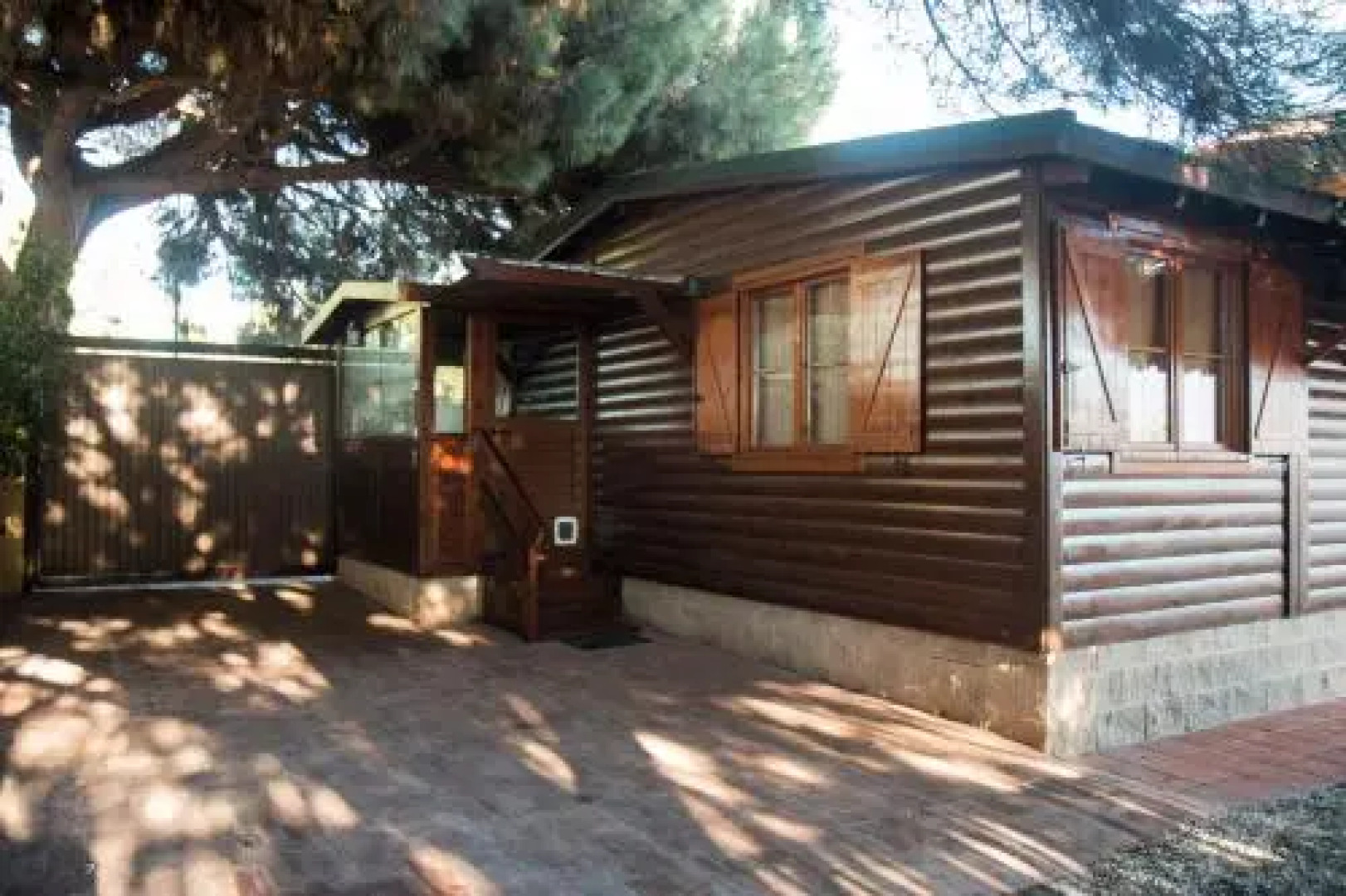 Wood House Close Beach