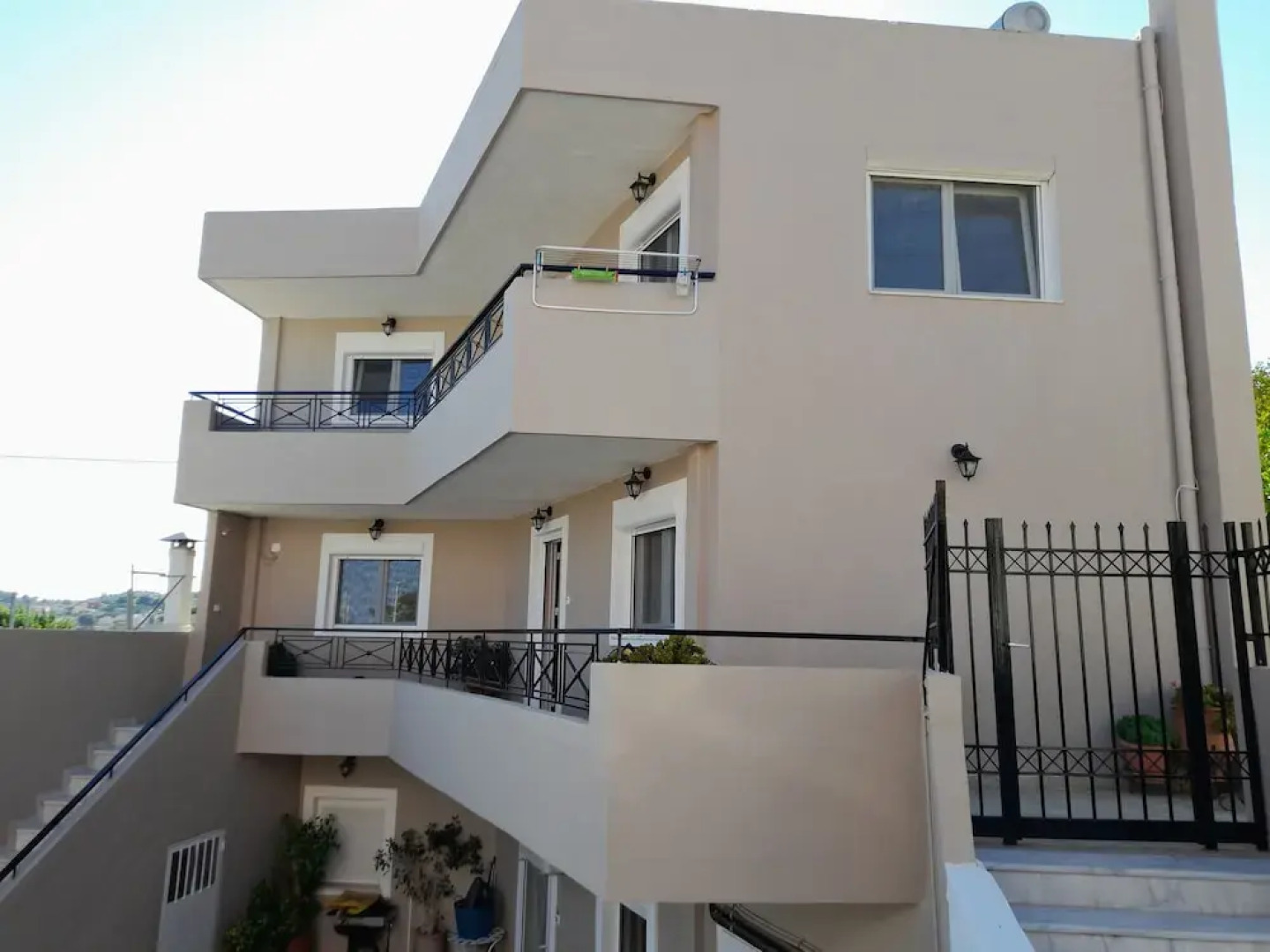 Cozy Suites by the Sea