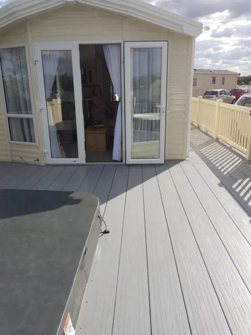 Dees hot tub breaks at Tattershall Lakes Jet Ski 4