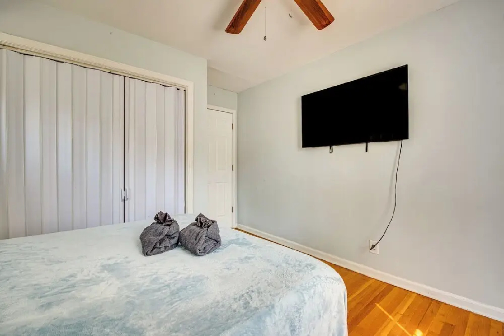 Spacious Home w/ Hot Tub, 14 Mi to Downtown Atl!